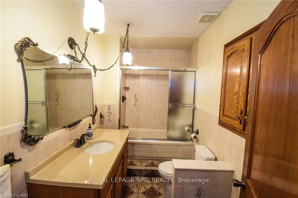 Photo 16 of 326 Crowland Avenue, Welland, Lincoln/Crowland — HOMEH
