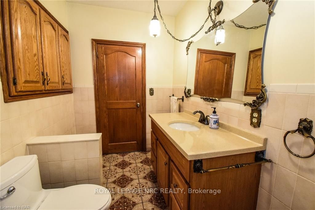 Photo 17 of 326 Crowland Avenue, Welland, Lincoln/Crowland — HOMEH