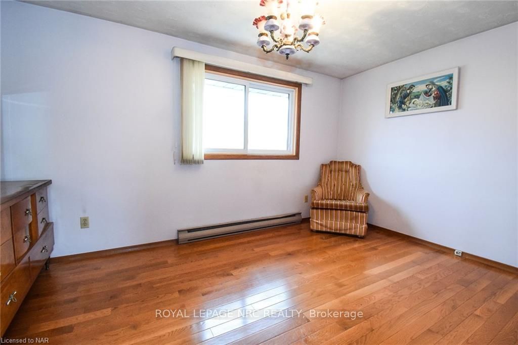 Photo 20 of 326 Crowland Avenue, Welland, Lincoln/Crowland — HOMEH