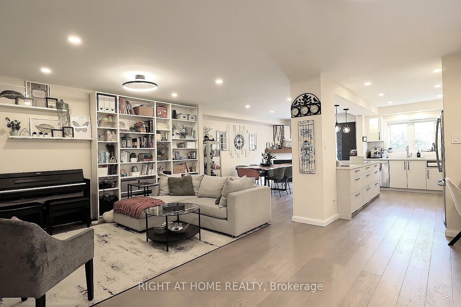 Photo 5 of 9 Gianmarco Way, Vaughan, Vellore Village — HOMEH