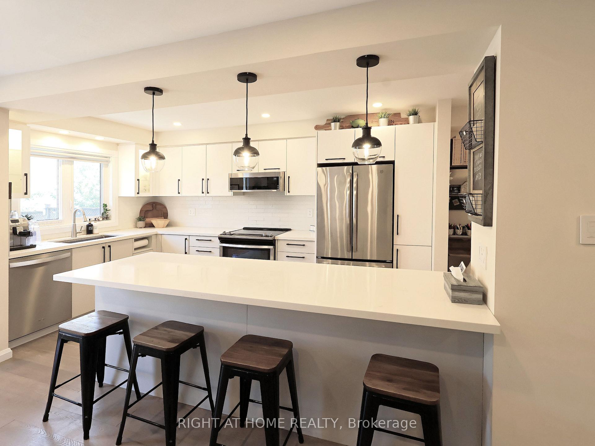 Photo 7 of 9 Gianmarco Way, Vaughan, Vellore Village — HOMEH