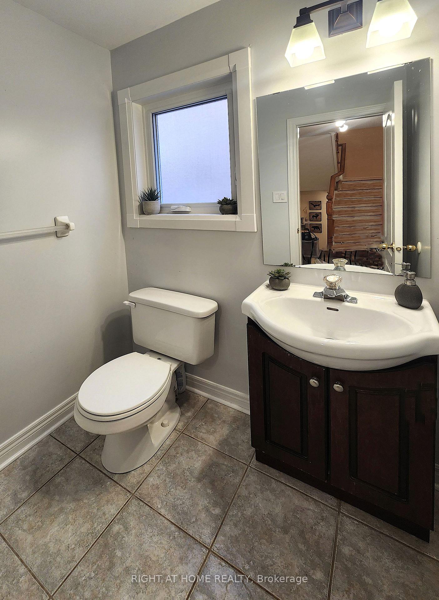 Photo 9 of 9 Gianmarco Way, Vaughan, Vellore Village — HOMEH