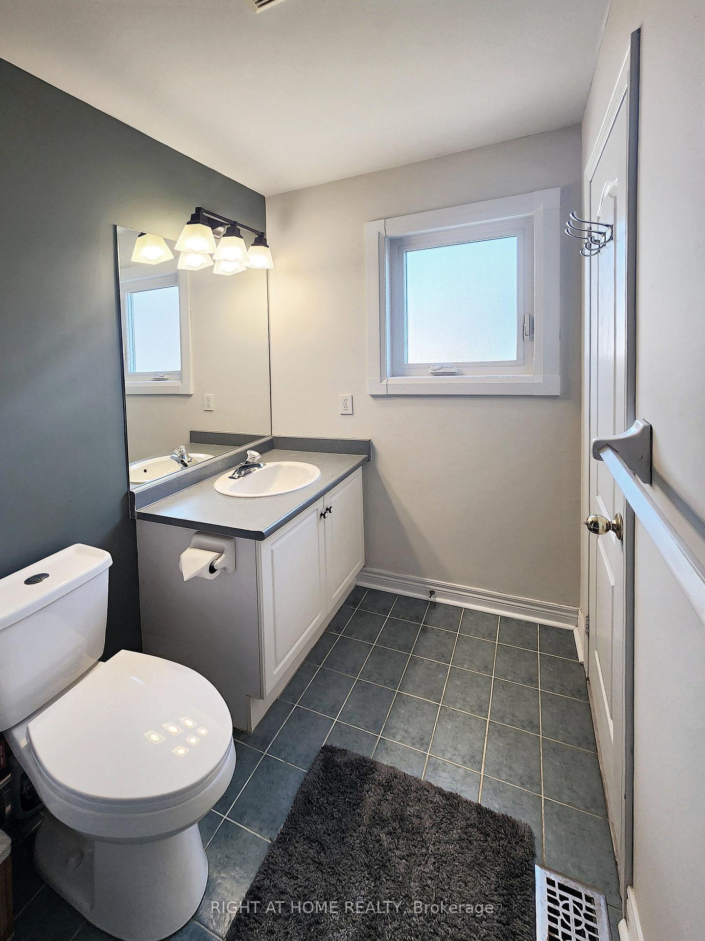 Photo 11 of 9 Gianmarco Way, Vaughan, Vellore Village — HOMEH