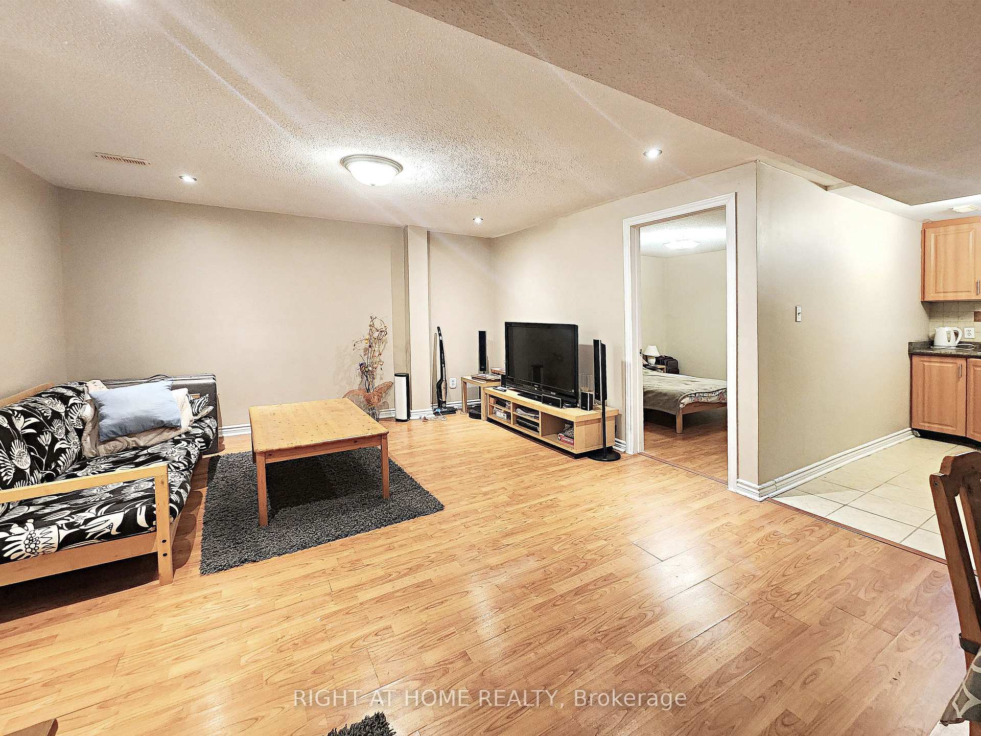 Photo 18 of 9 Gianmarco Way, Vaughan, Vellore Village — HOMEH