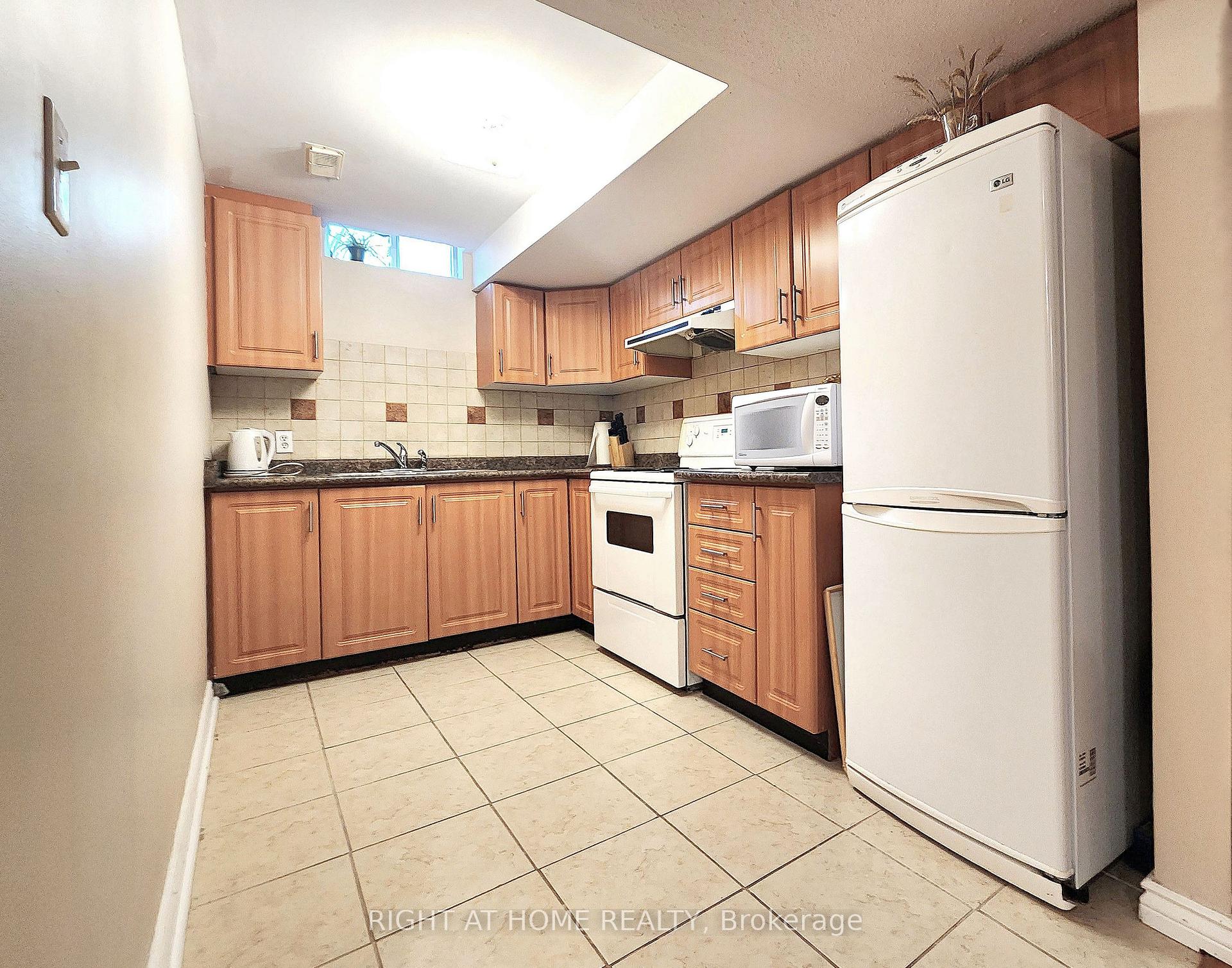Photo 19 of 9 Gianmarco Way, Vaughan, Vellore Village — HOMEH