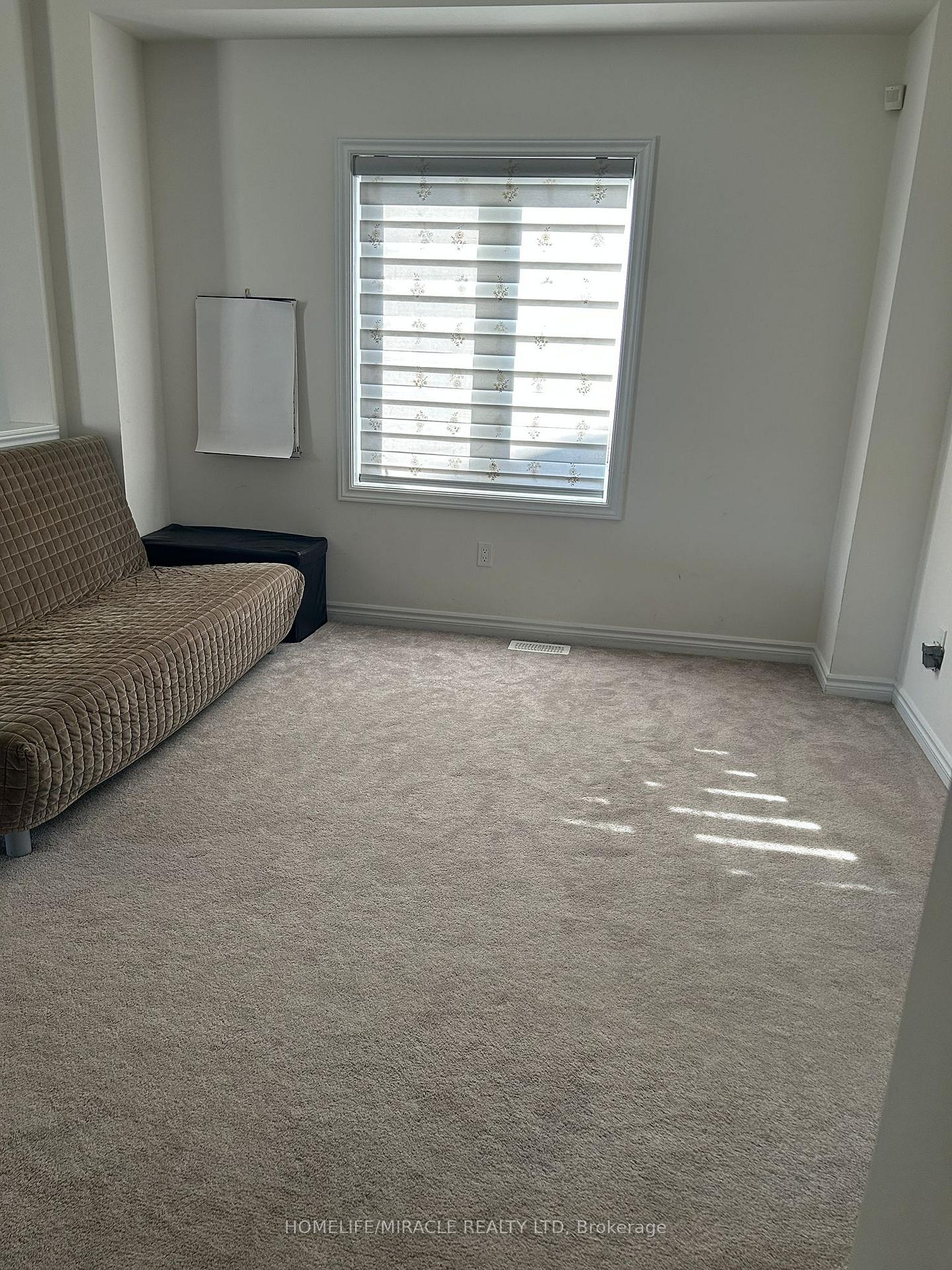 Photo 12 of 29 Jenner Drive, Brant, Paris — HOMEH
