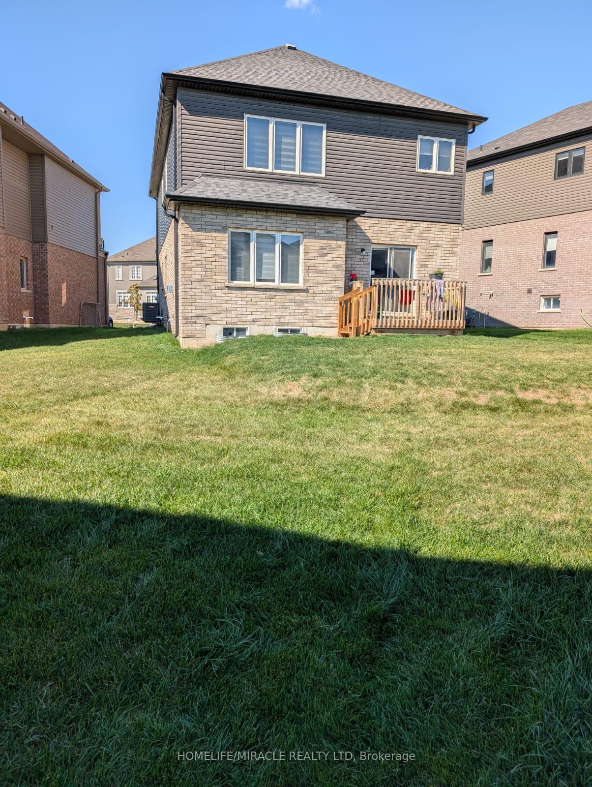 Photo 10 of 29 Jenner Drive, Brant, Paris — HOMEH