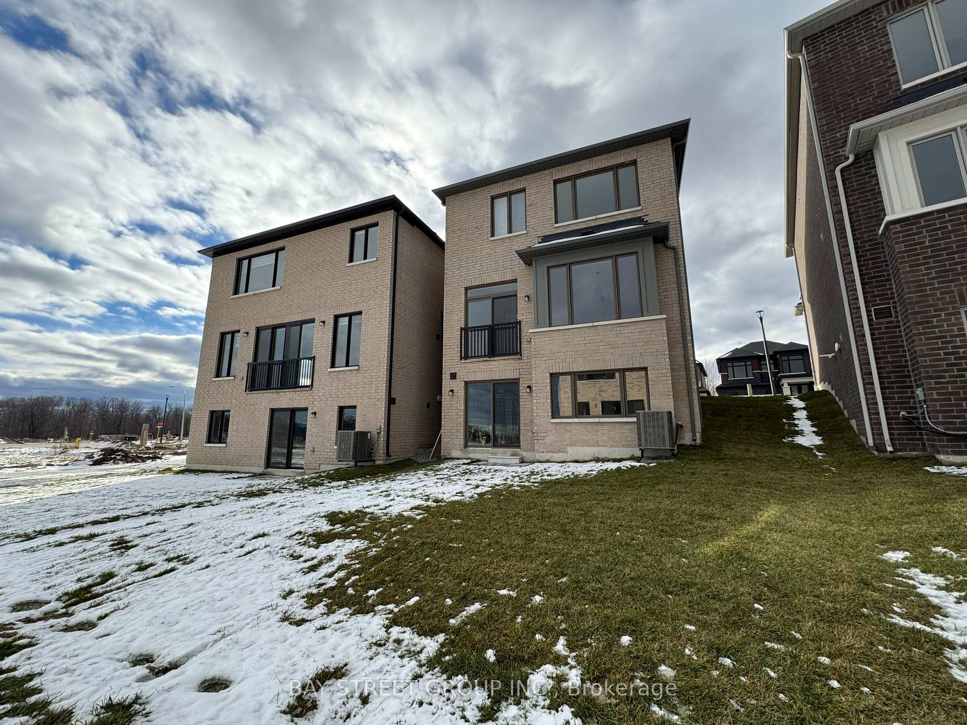 Photo 16 of 1013 Pisces Trail, Pickering, Rural Pickering — HOMEH