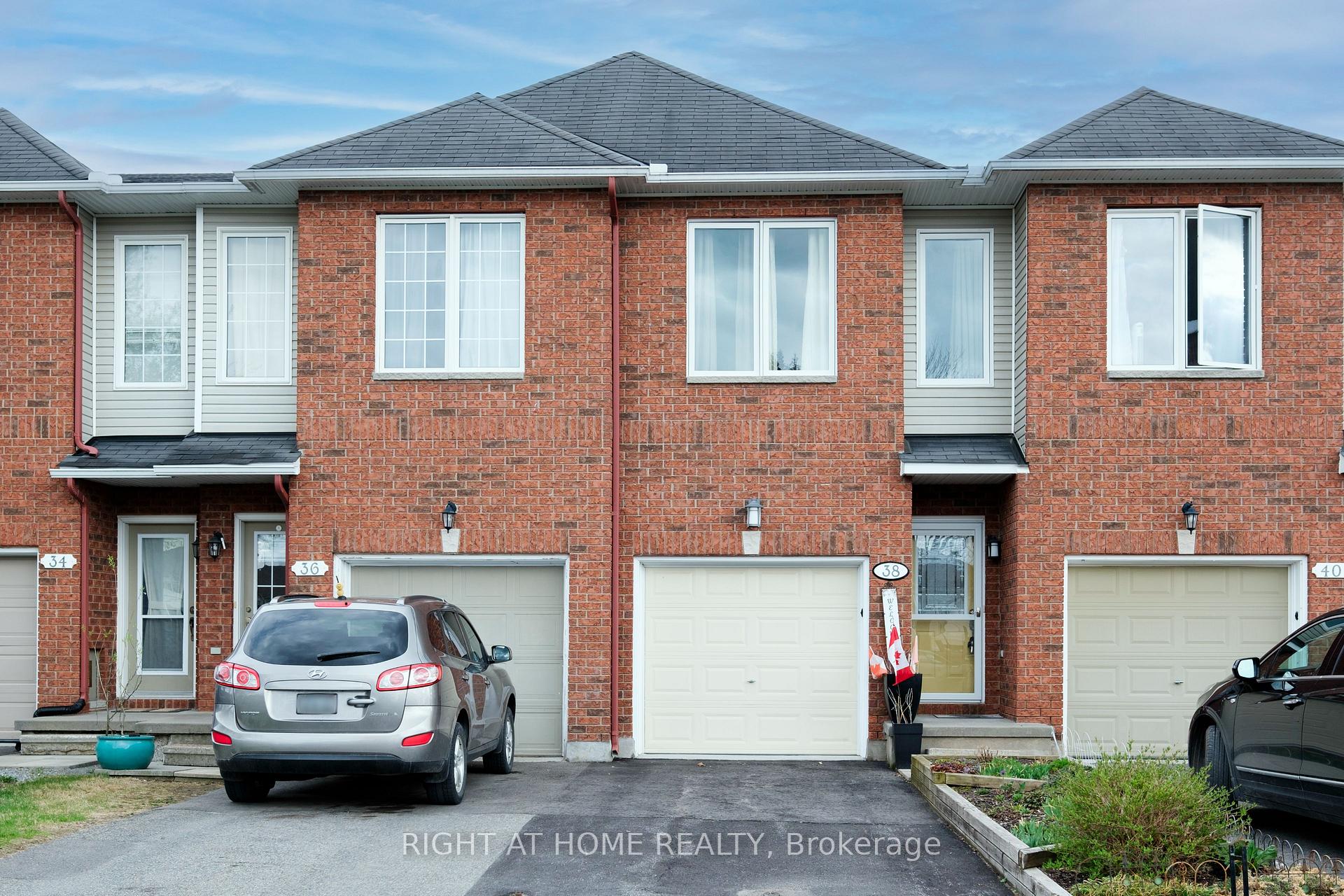 Photo 1 of 38 Spruce Crescent, Arnprior — HOMEH