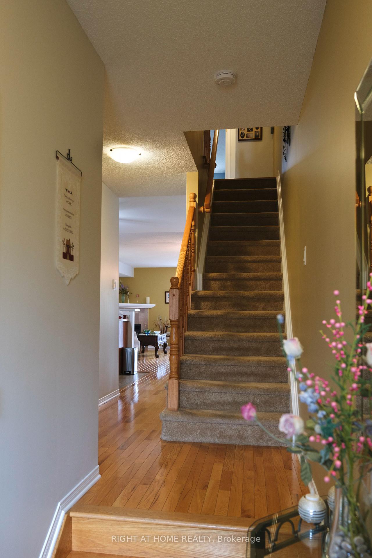 Photo 5 of 38 Spruce Crescent, Arnprior — HOMEH