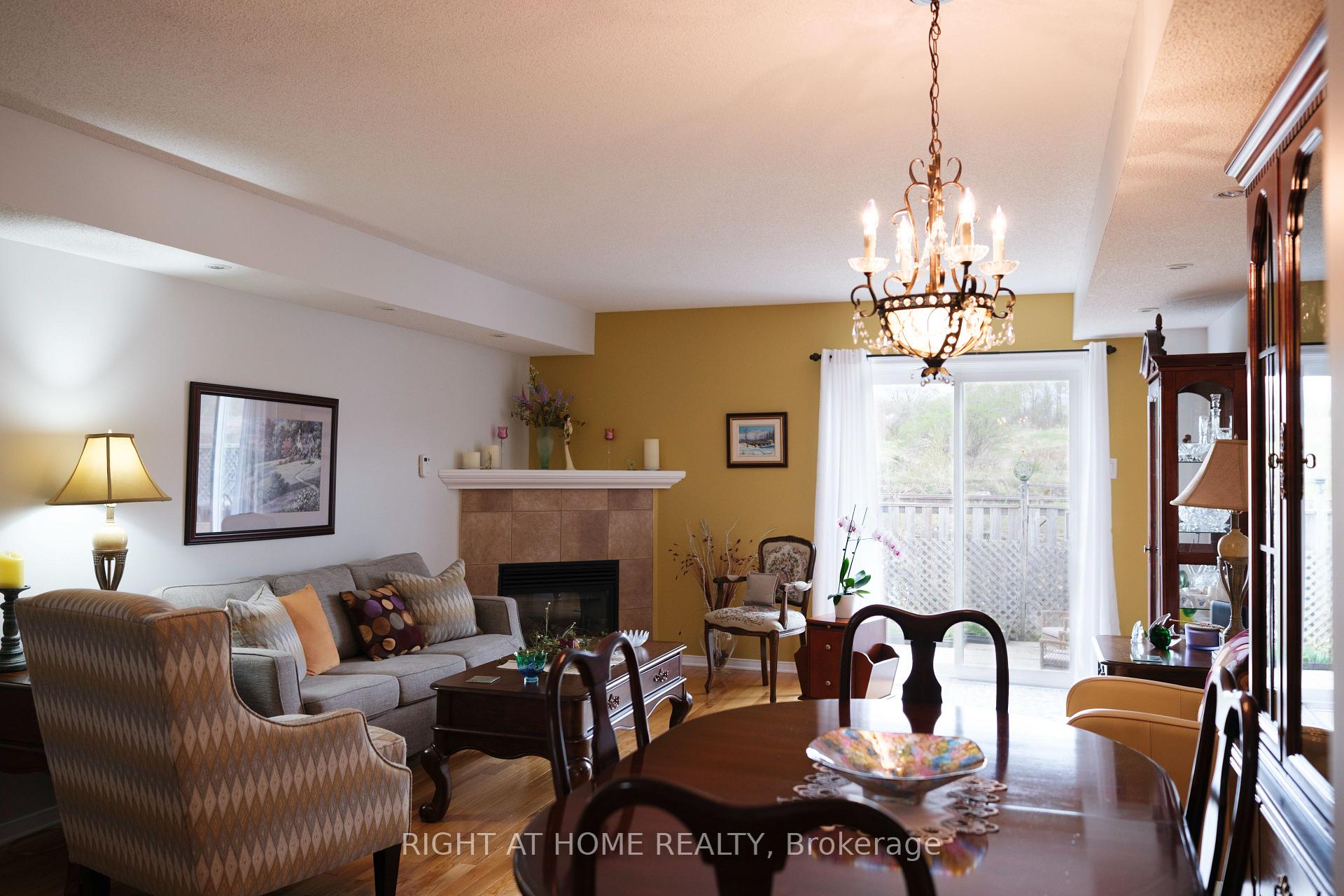 Photo 4 of 38 Spruce Crescent, Arnprior — HOMEH
