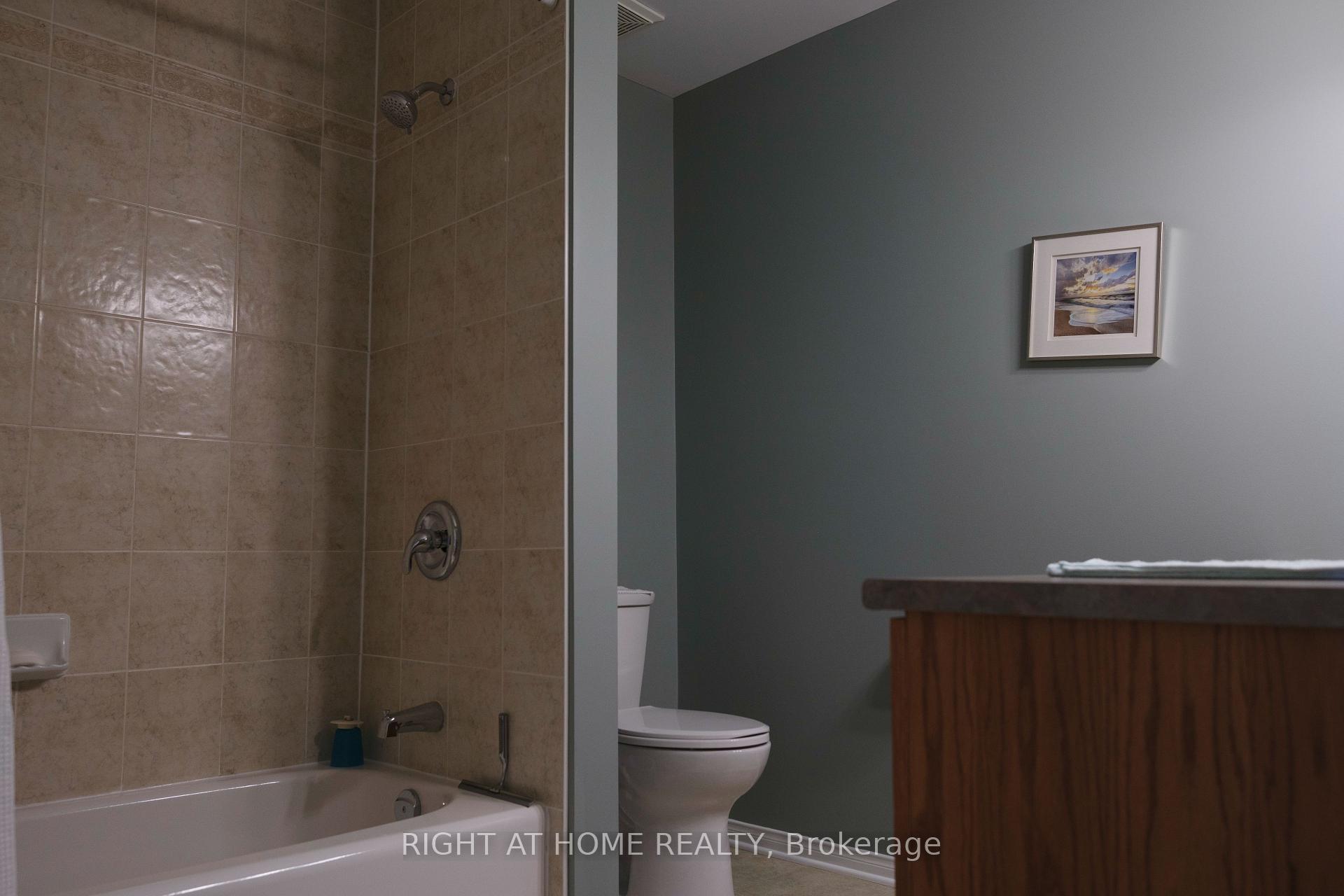 Photo 8 of 38 Spruce Crescent, Arnprior — HOMEH