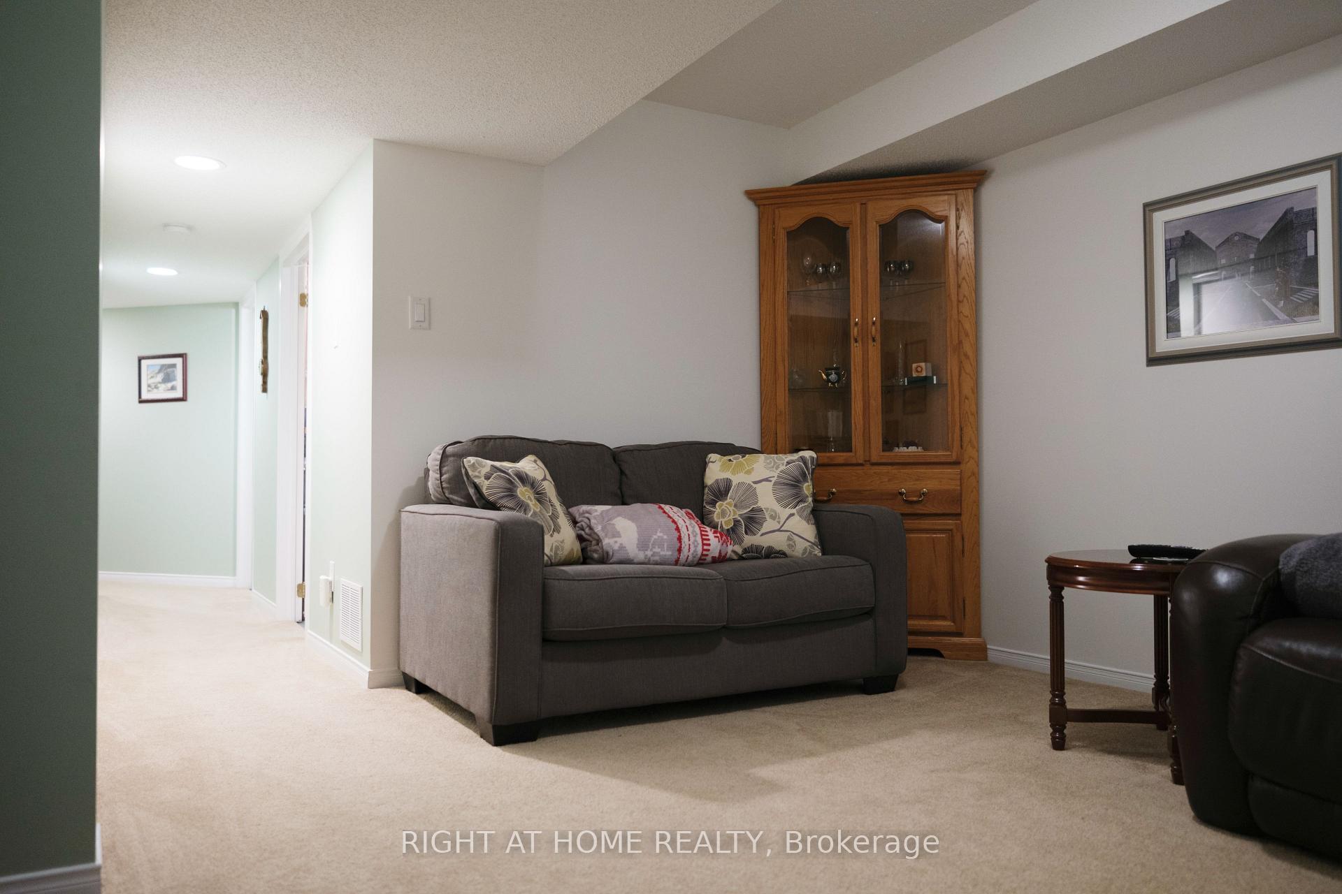 Photo 17 of 38 Spruce Crescent, Arnprior — HOMEH