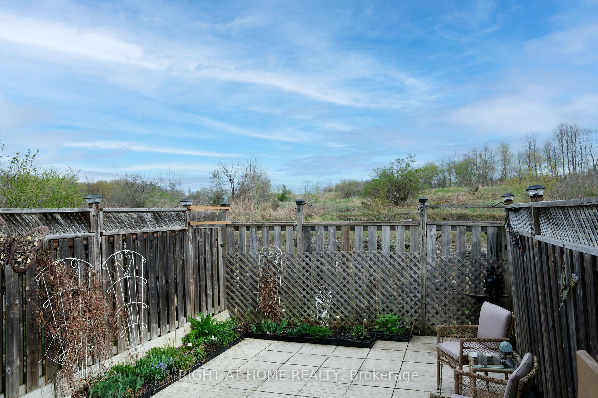 Photo 18 of 38 Spruce Crescent, Arnprior — HOMEH