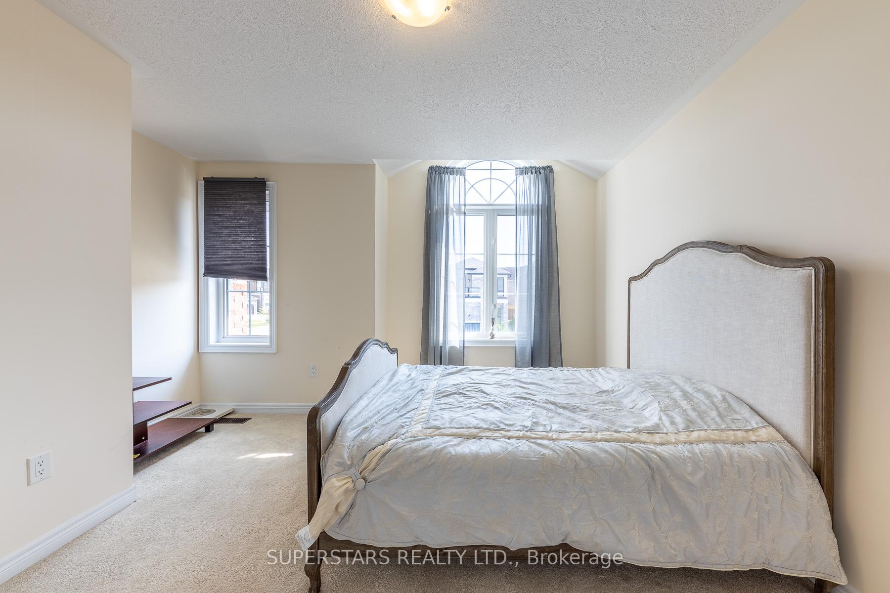 Photo 10 of 72 Duggan Street, Aurora, Rural Aurora — HOMEH