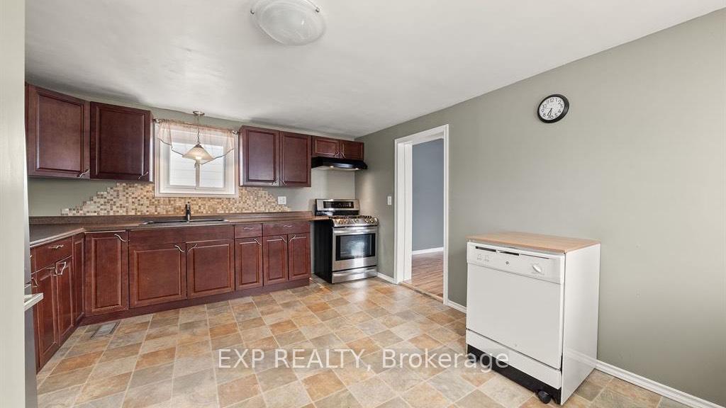 Photo 11 of Unit Main, 42 Baldwin Street, Belleville, Belleville Ward — HOMEH