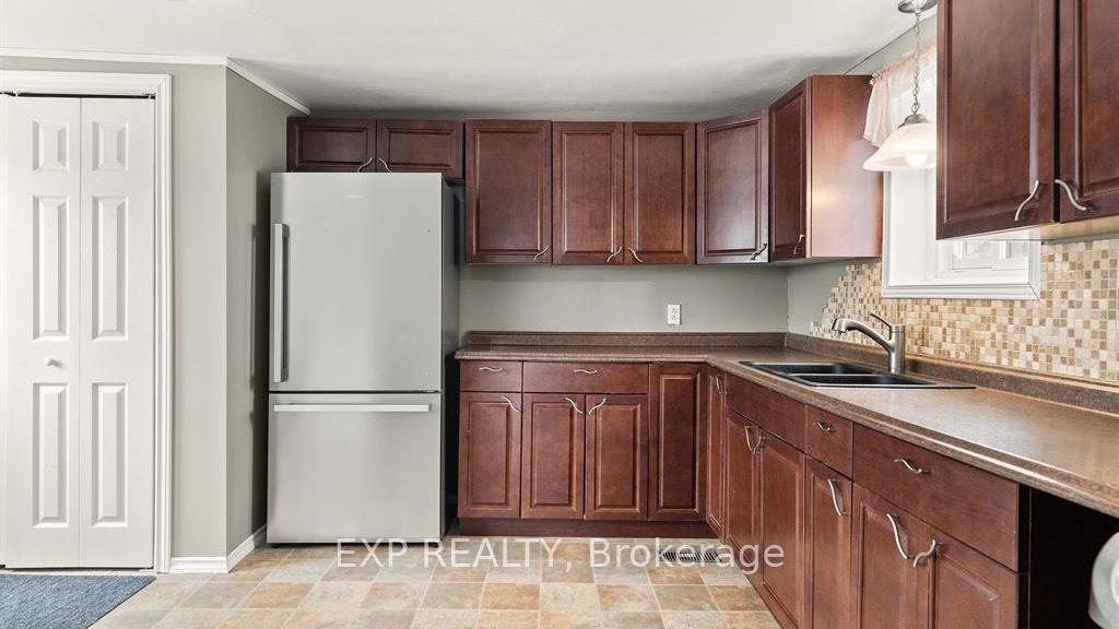 Photo 12 of Unit Main, 42 Baldwin Street, Belleville, Belleville Ward — HOMEH