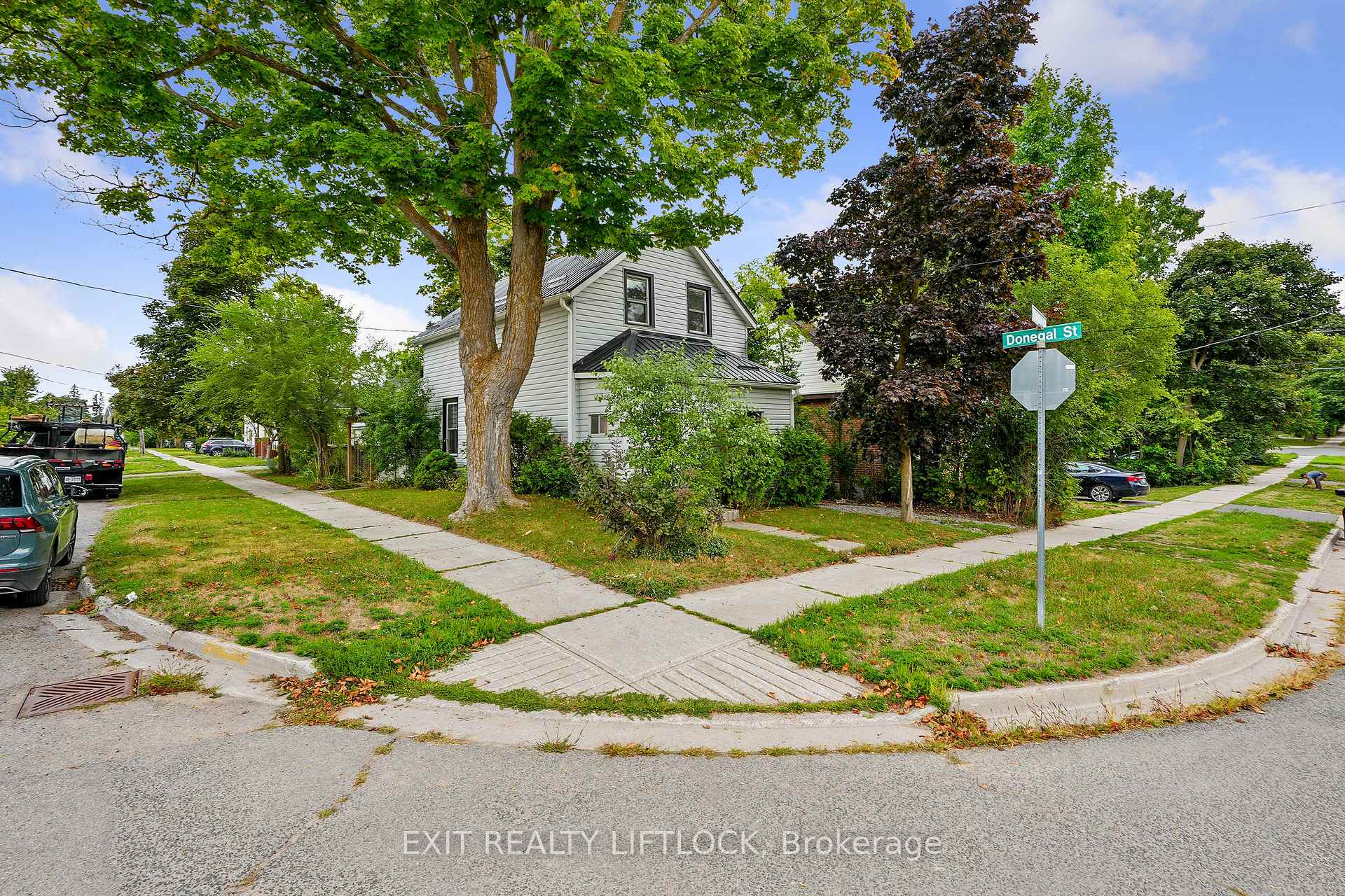 Front of 378 London Street
