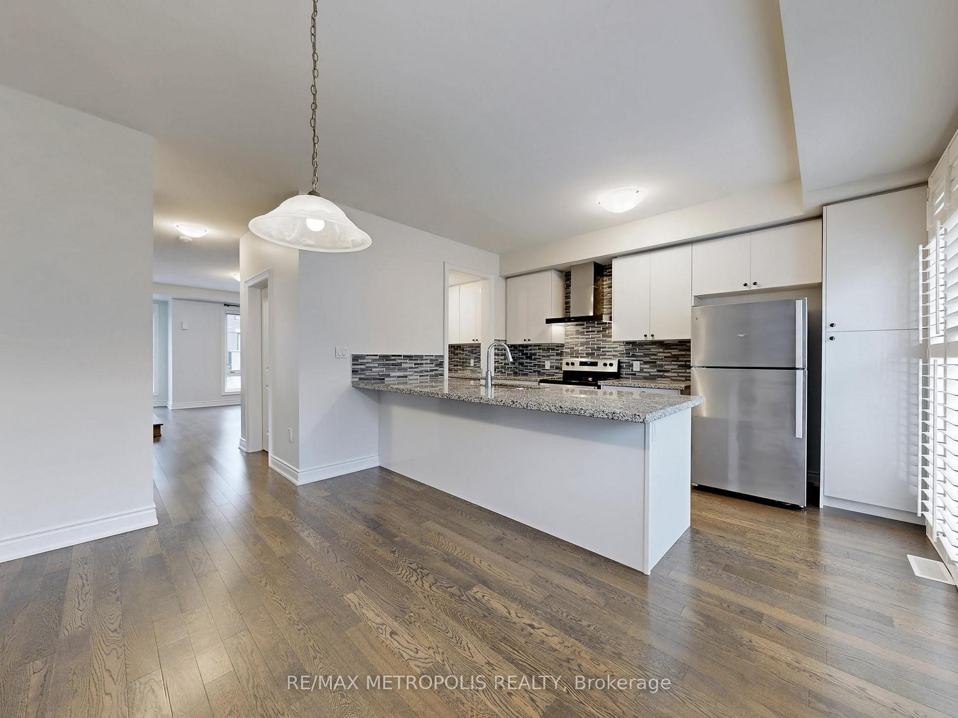 Photo 12 of 6 Lake Trail Way, Whitby, Brooklin — HOMEH