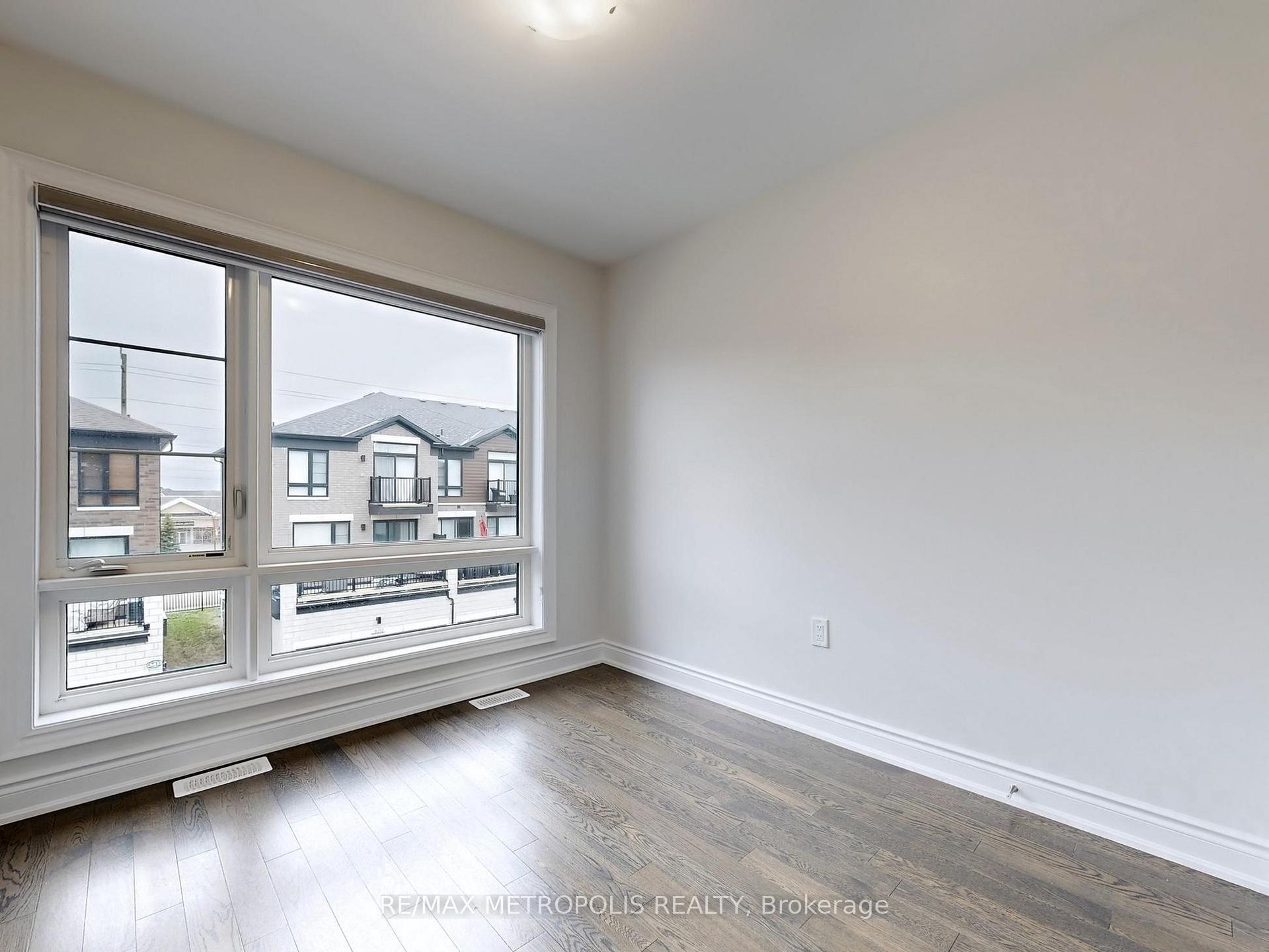 Photo 17 of 6 Lake Trail Way, Whitby, Brooklin — HOMEH