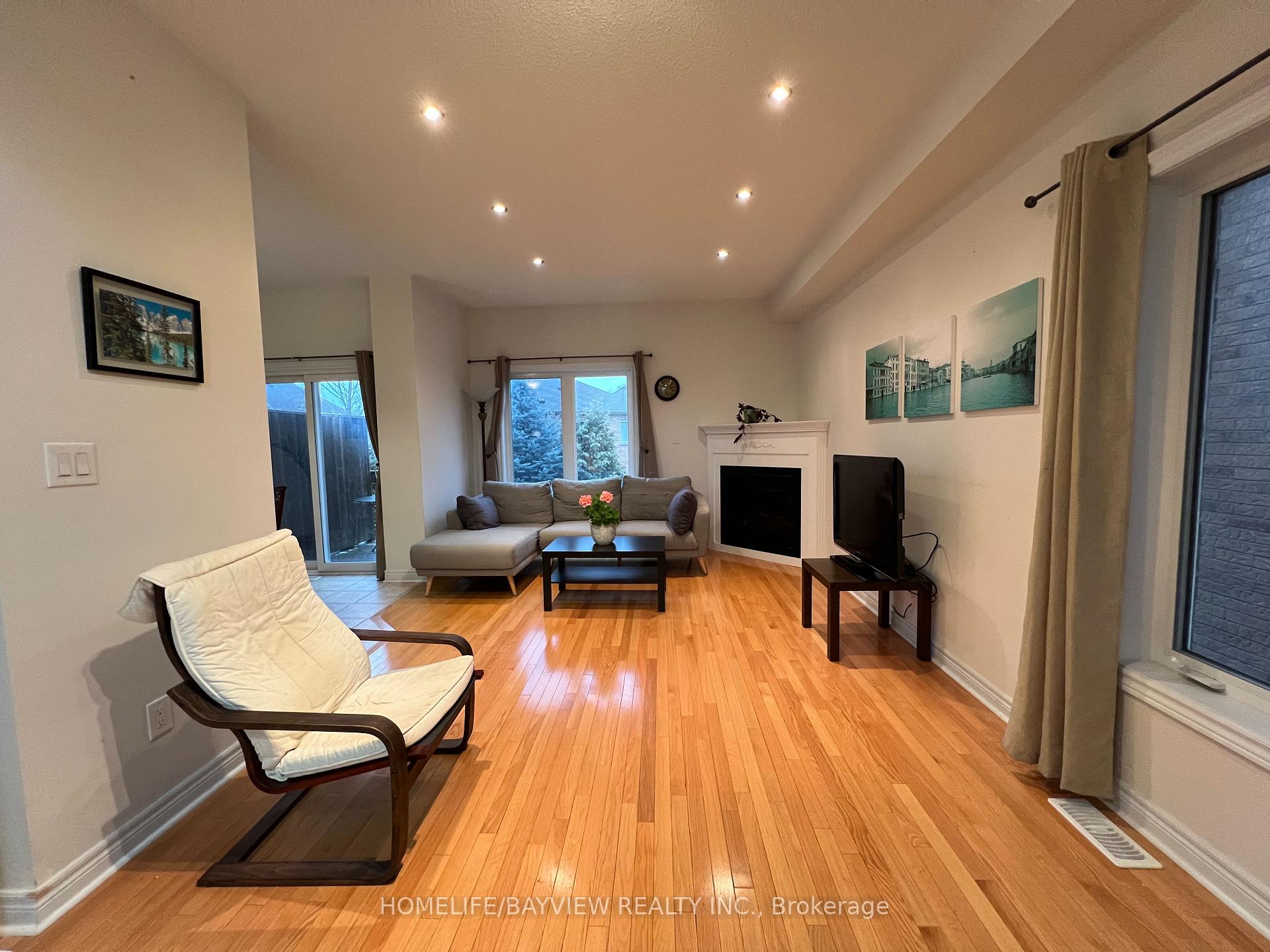 Photo 2 of 37 Crimson Forest Drive, Vaughan, Patterson — HOMEH