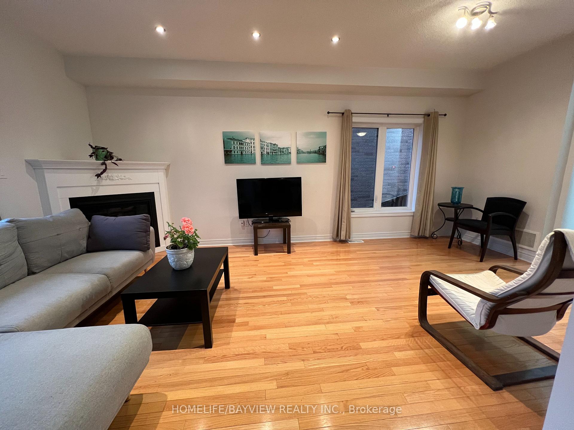 Photo 4 of 37 Crimson Forest Drive, Vaughan, Patterson — HOMEH