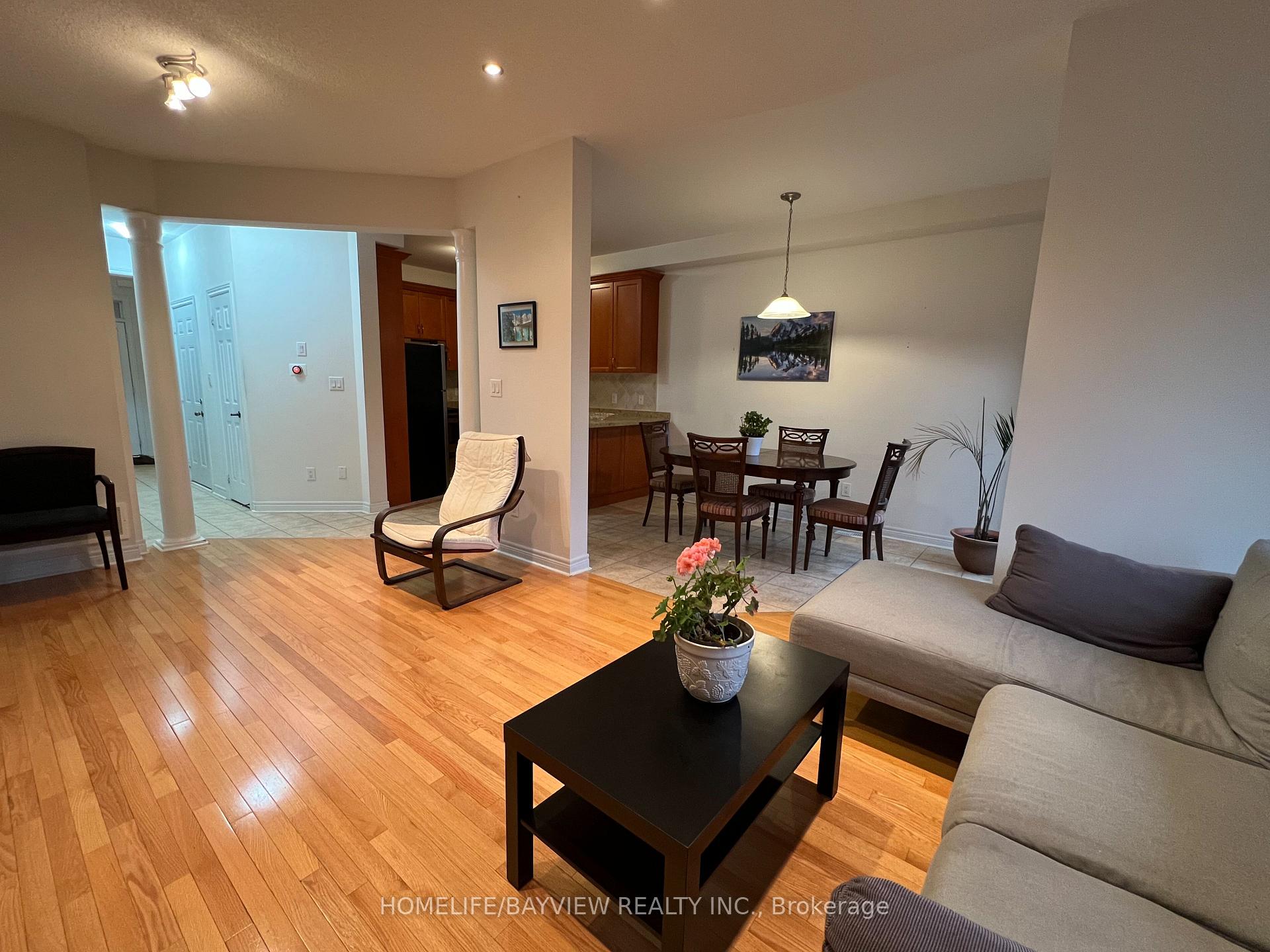 Photo 5 of 37 Crimson Forest Drive, Vaughan, Patterson — HOMEH