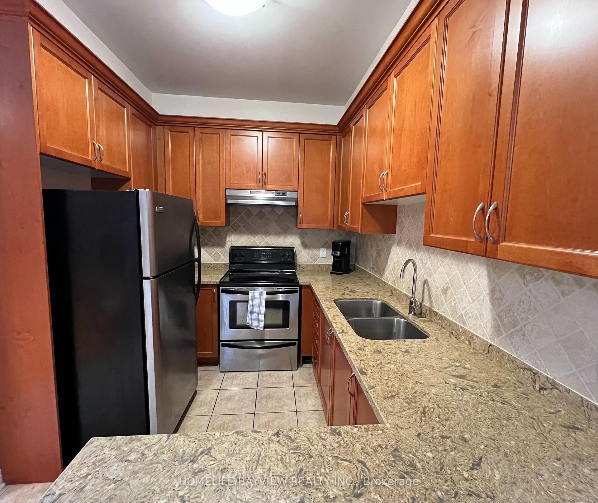 Photo 8 of 37 Crimson Forest Drive, Vaughan, Patterson — HOMEH