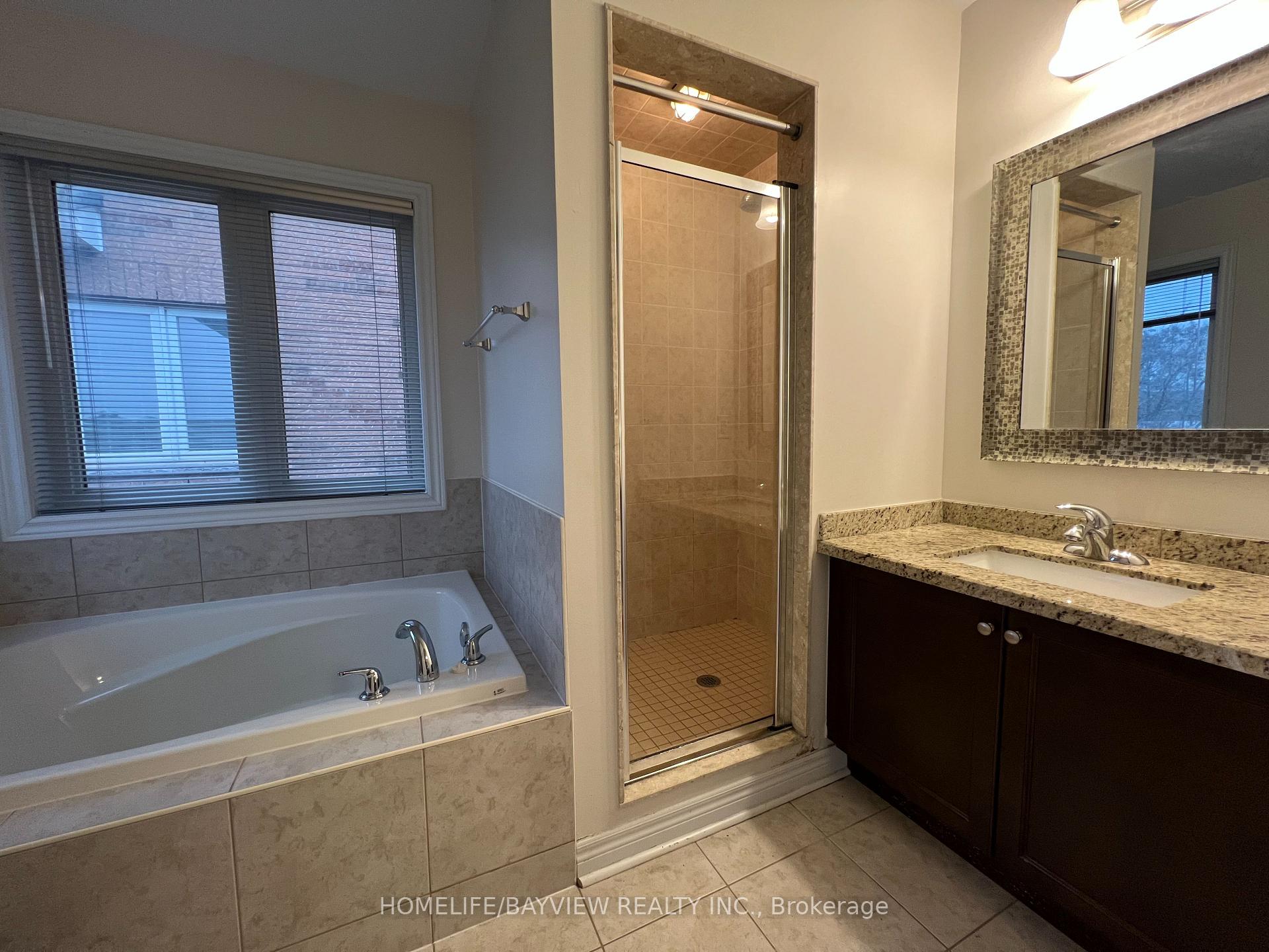 Photo 12 of 37 Crimson Forest Drive, Vaughan, Patterson — HOMEH