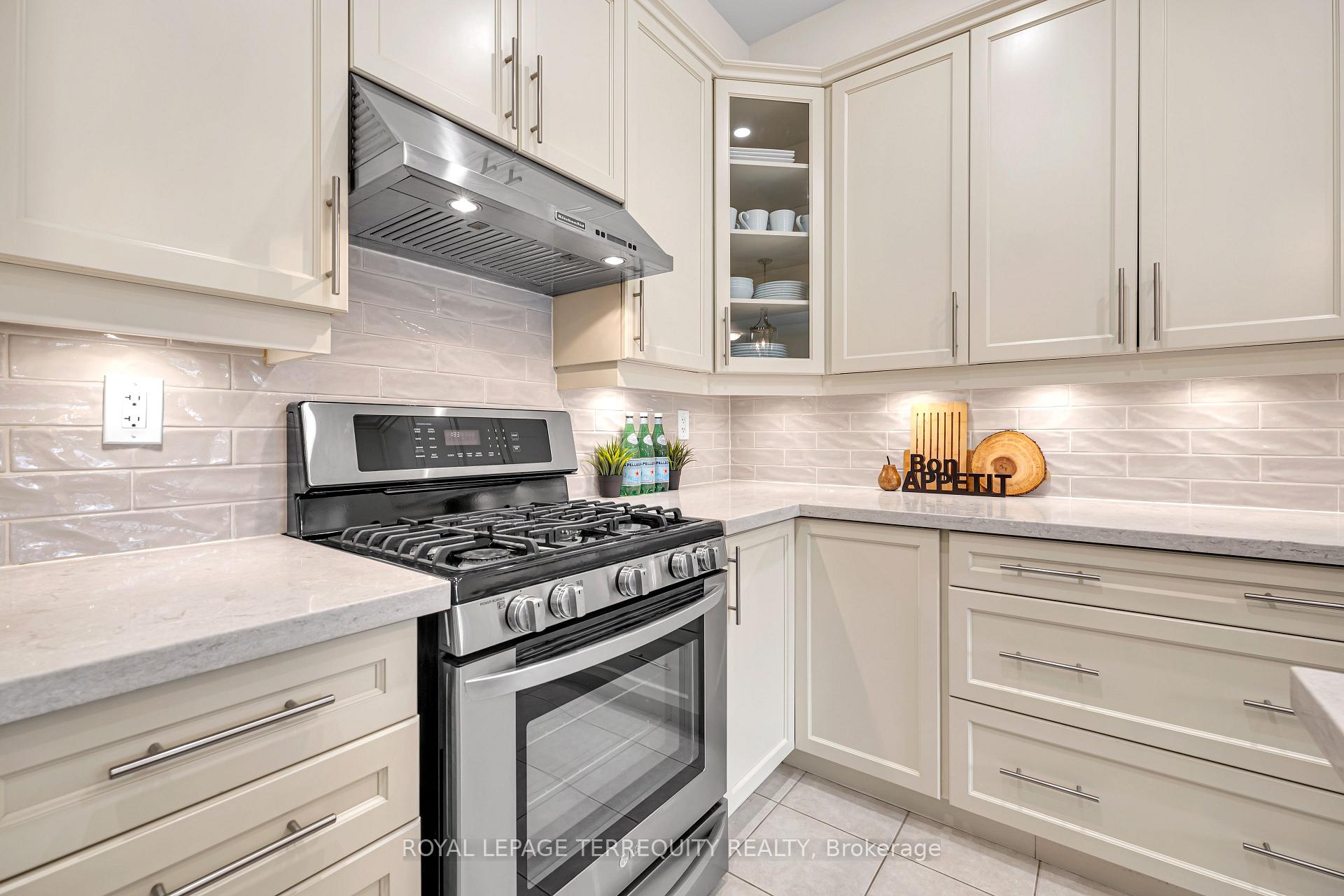 Photo 14 of 1792 Liatris Drive, Pickering, Duffin Heights — HOMEH