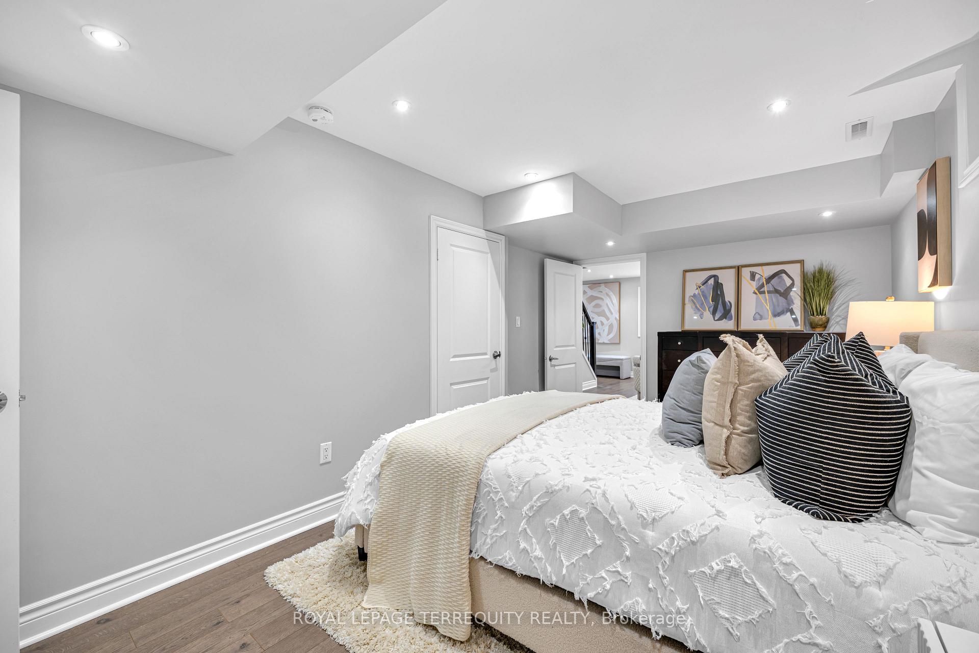 Photo 37 of 1792 Liatris Drive, Pickering, Duffin Heights — HOMEH