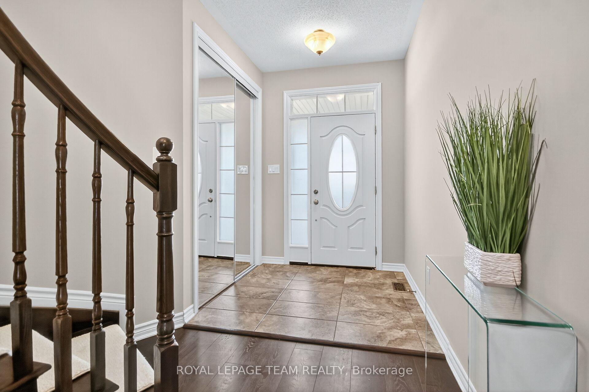 Photo 7 of 939 Whimbrel Way, Ottawa, Barrhaven - Half Moon Bay — HOMEH
