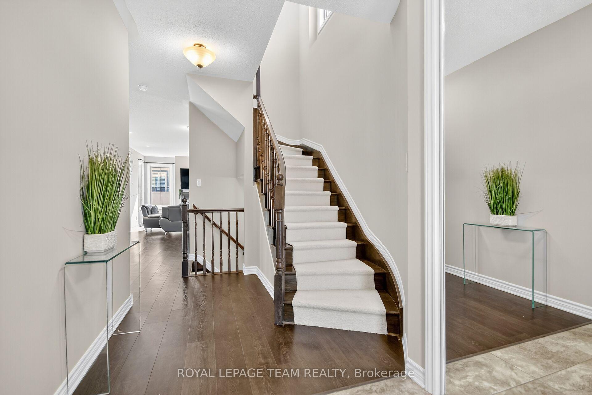 Photo 4 of 939 Whimbrel Way, Ottawa, Barrhaven - Half Moon Bay — HOMEH