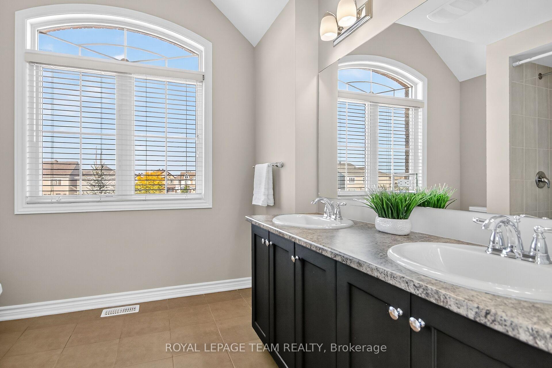 Photo 35 of 939 Whimbrel Way, Ottawa, Barrhaven - Half Moon Bay — HOMEH