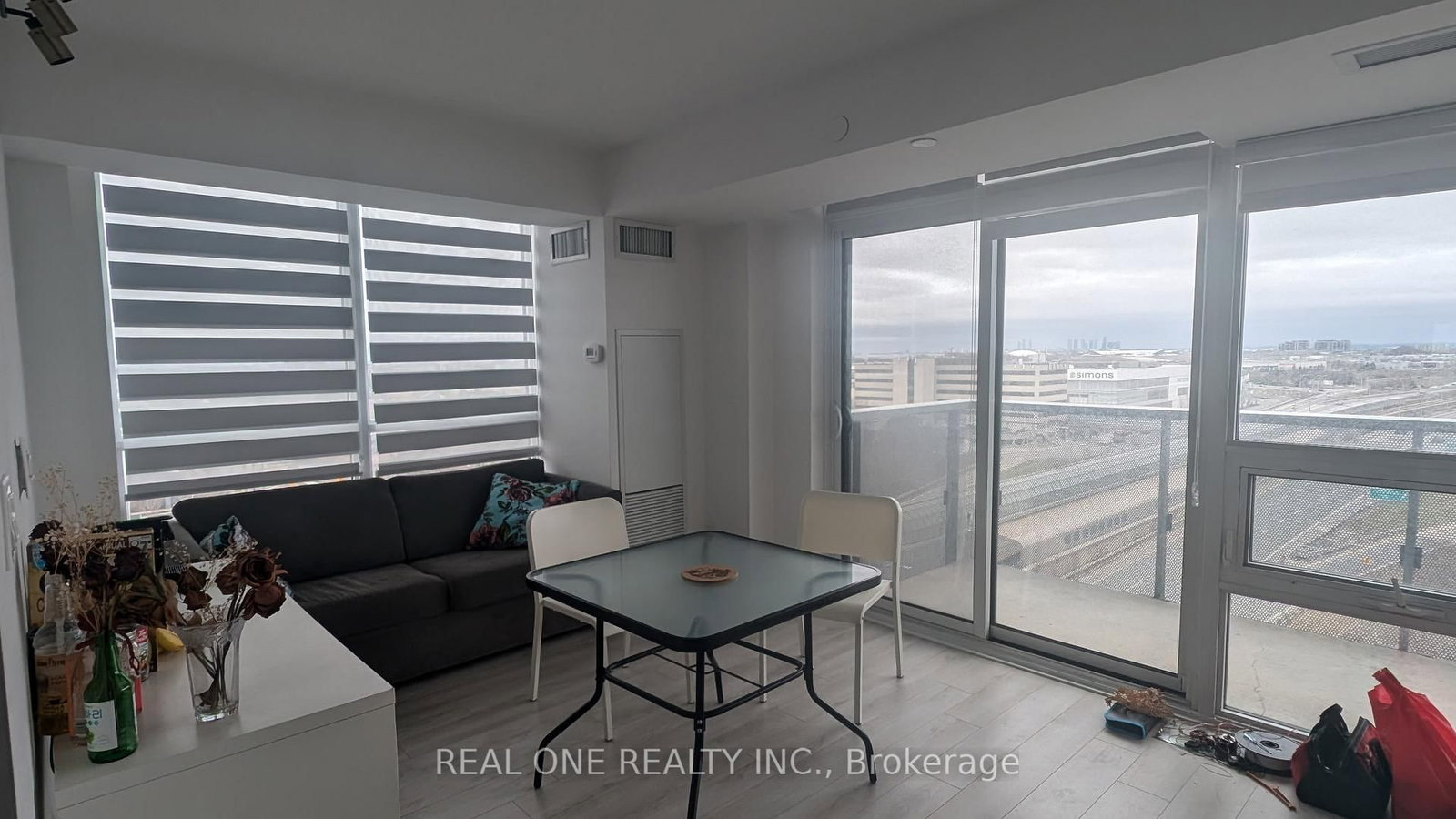 Photo 9 of Unit 1205, 120 Varna Dr, Toronto, Englemount-Lawrence — HOMEH