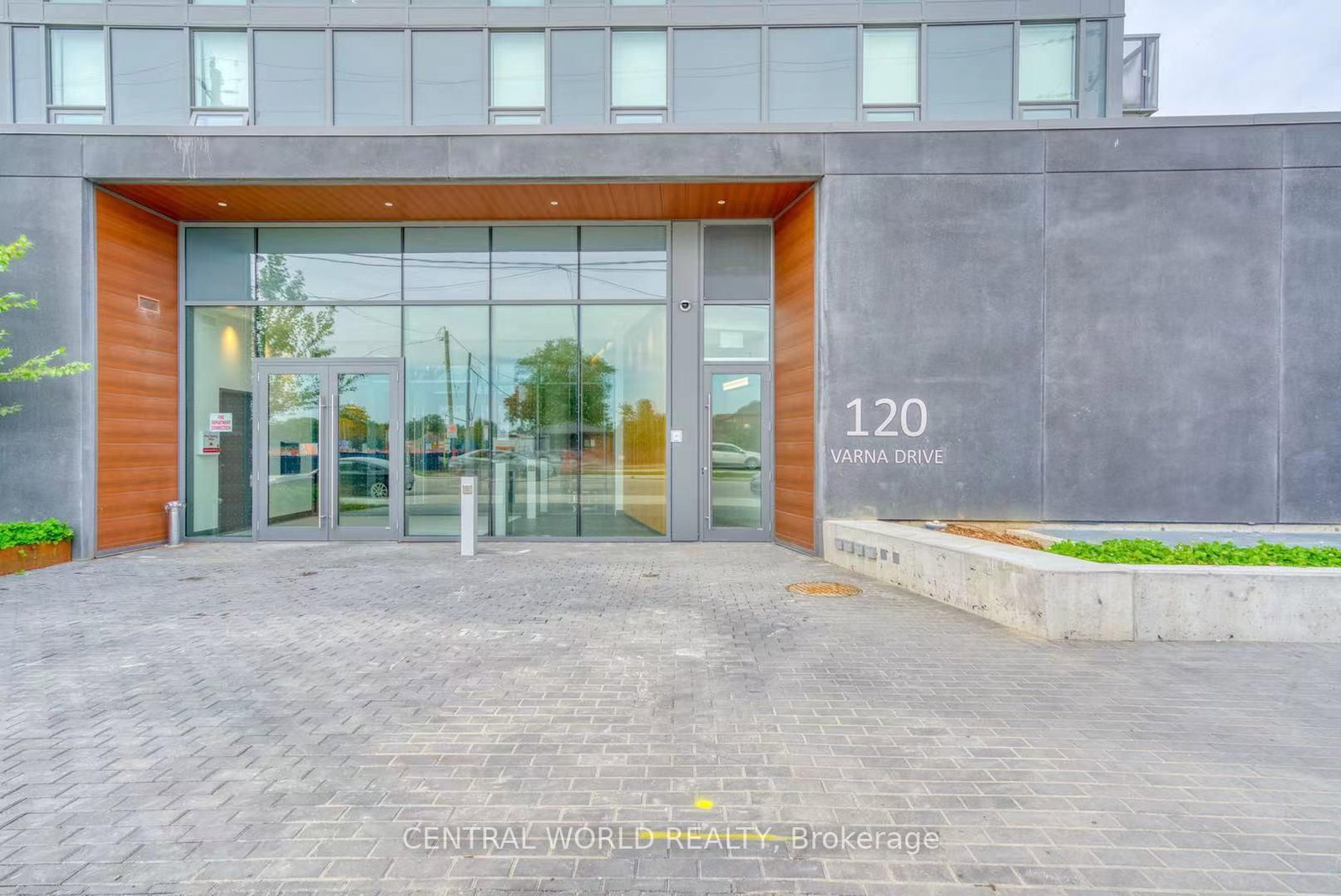 Photo 3 of Unit 1006, 120 Varna Dr, Toronto, Englemount-Lawrence — HOMEH
