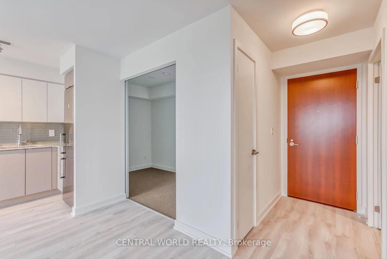 Photo 2 of Unit 1006, 120 Varna Dr, Toronto, Englemount-Lawrence — HOMEH