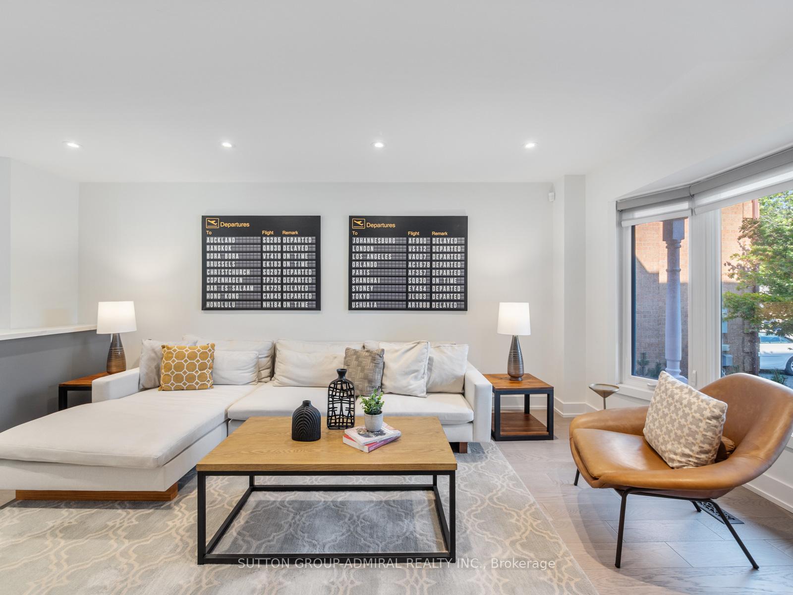 Photo 4 of 62 Pinewood Drive, Vaughan, Crestwood-Springfarm-Yorkhill — HOMEH