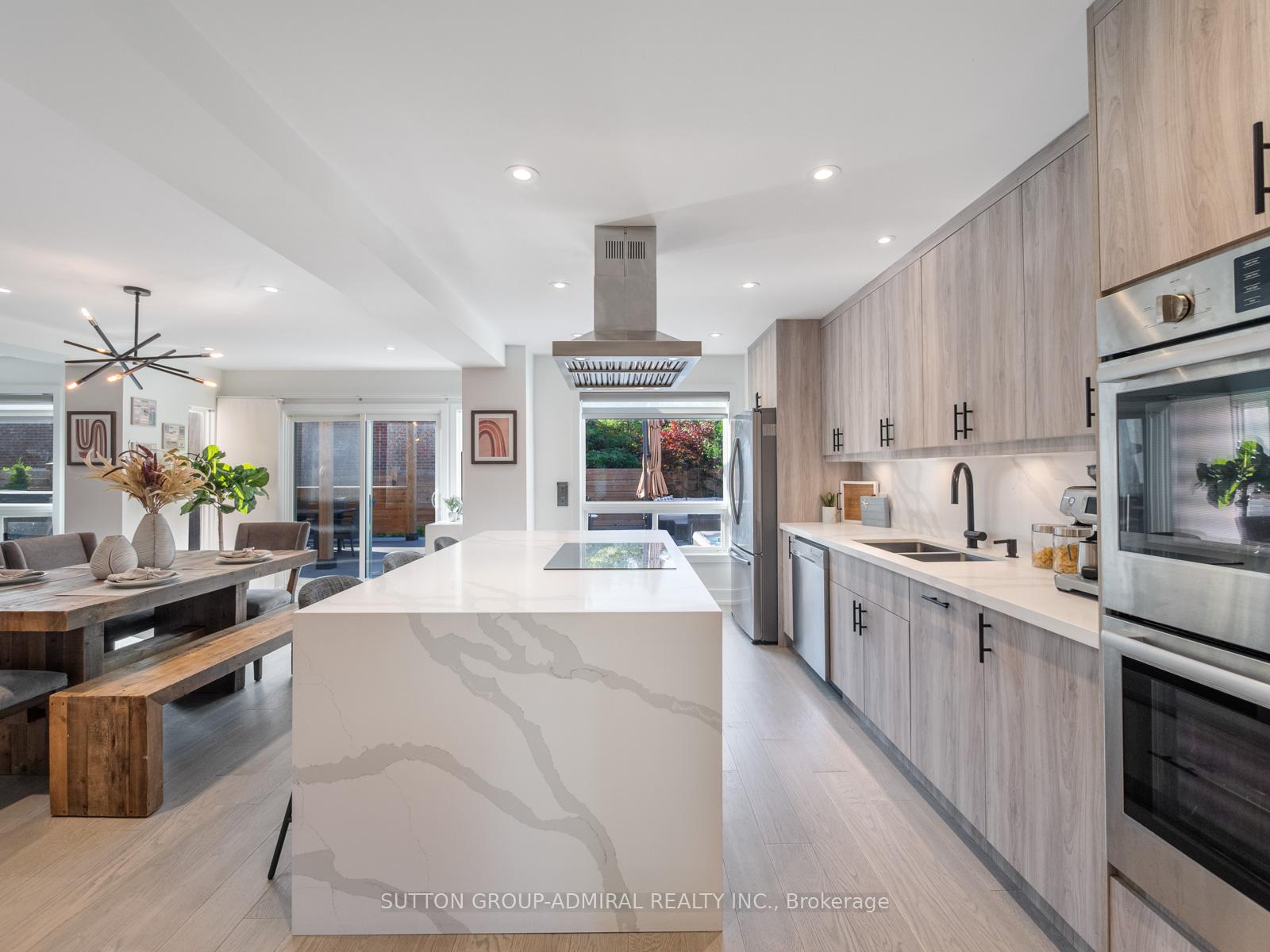 Photo 7 of 62 Pinewood Drive, Vaughan, Crestwood-Springfarm-Yorkhill — HOMEH