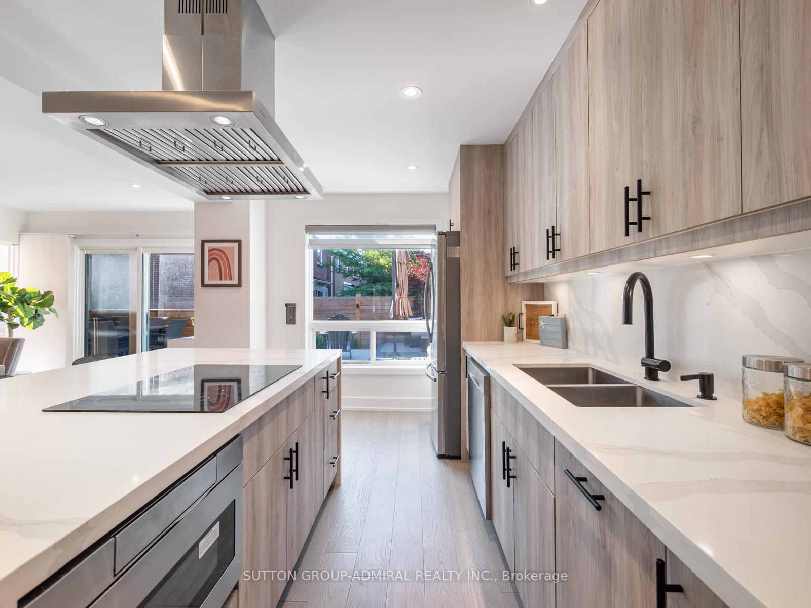 Photo 10 of 62 Pinewood Drive, Vaughan, Crestwood-Springfarm-Yorkhill — HOMEH