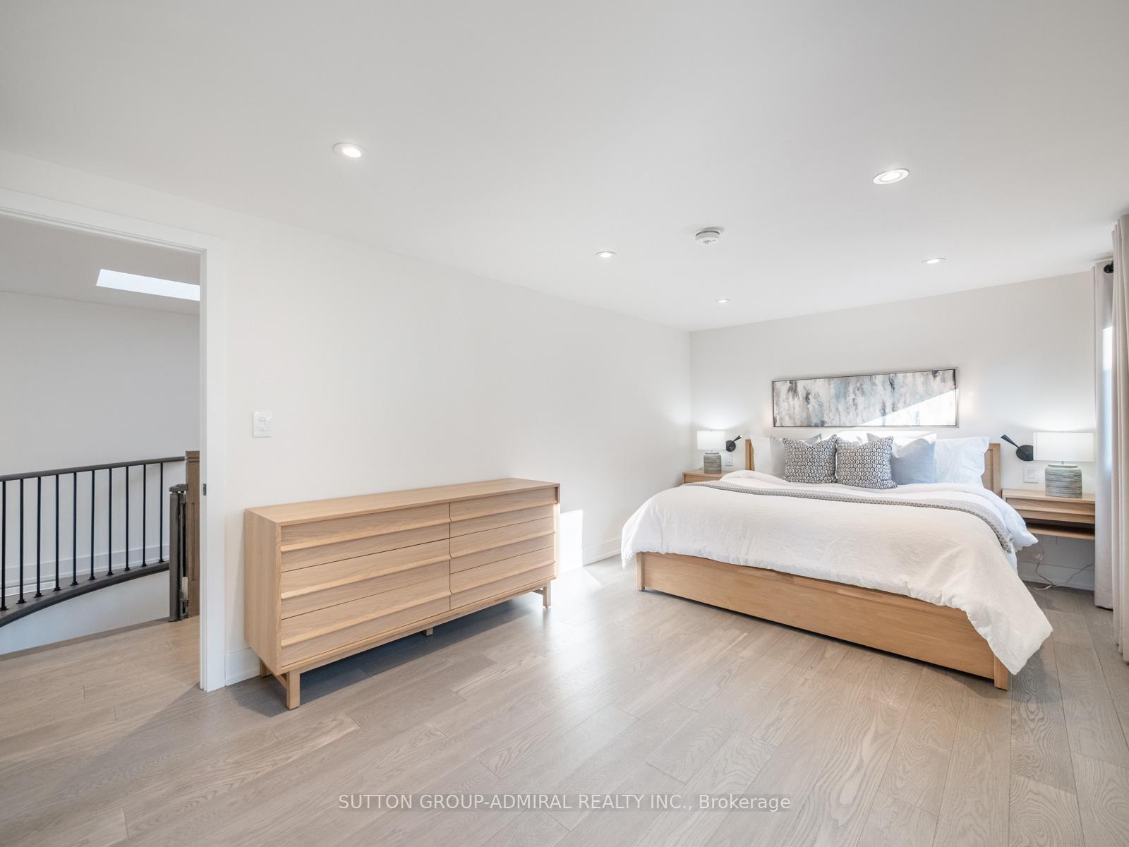 Photo 21 of 62 Pinewood Drive, Vaughan, Crestwood-Springfarm-Yorkhill — HOMEH