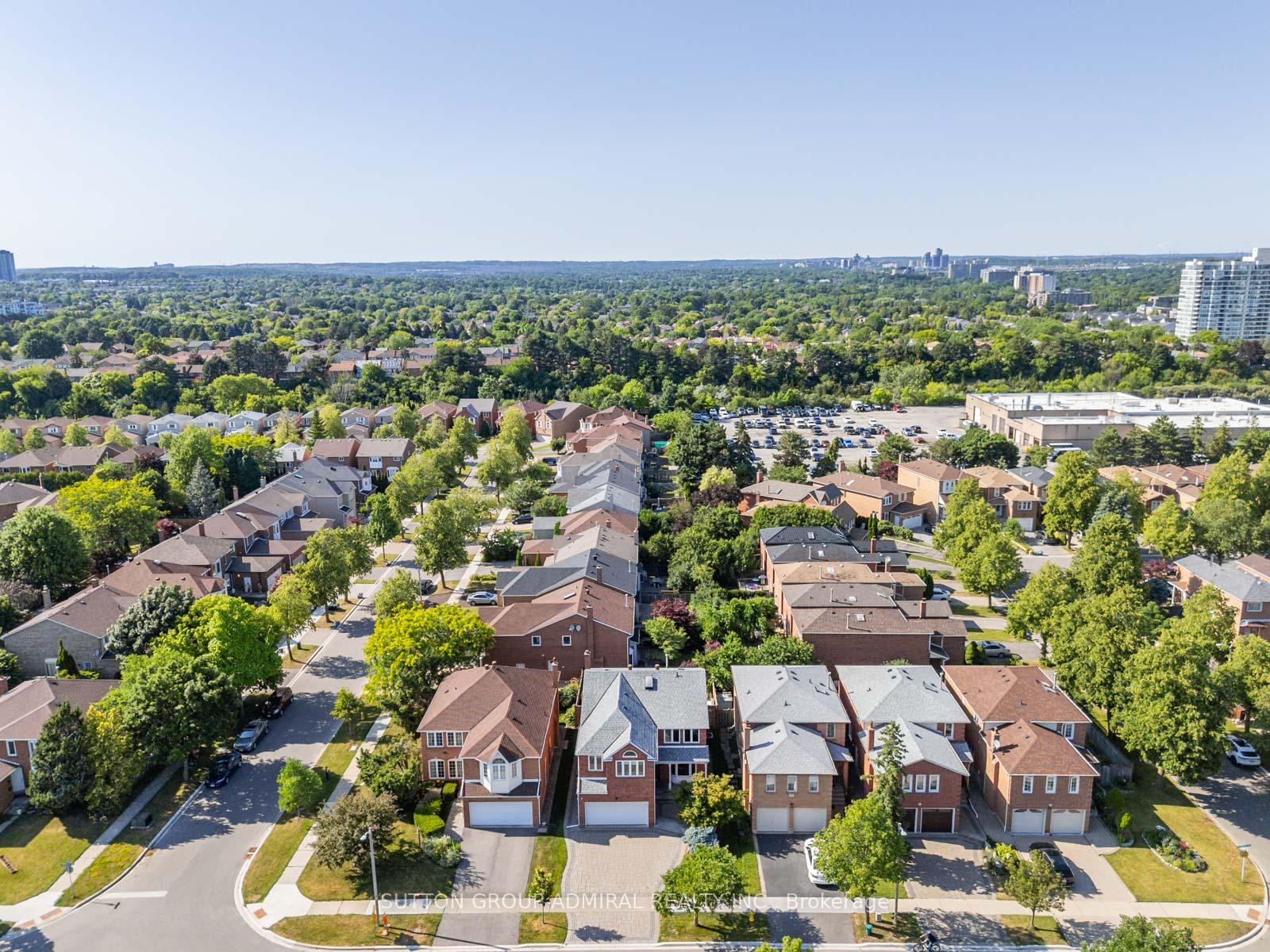 Photo 82 of 62 Pinewood Drive, Vaughan, Crestwood-Springfarm-Yorkhill — HOMEH