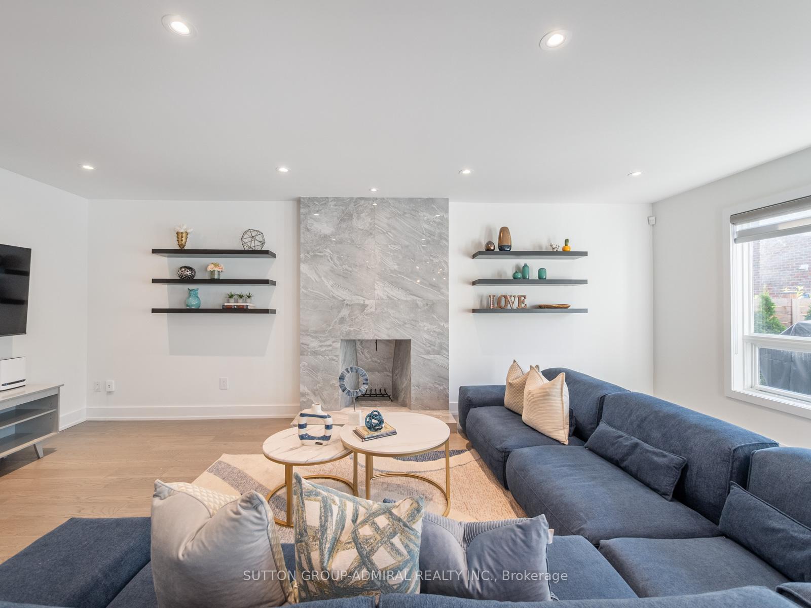 Photo 33 of 62 Pinewood Drive, Vaughan, Crestwood-Springfarm-Yorkhill — HOMEH