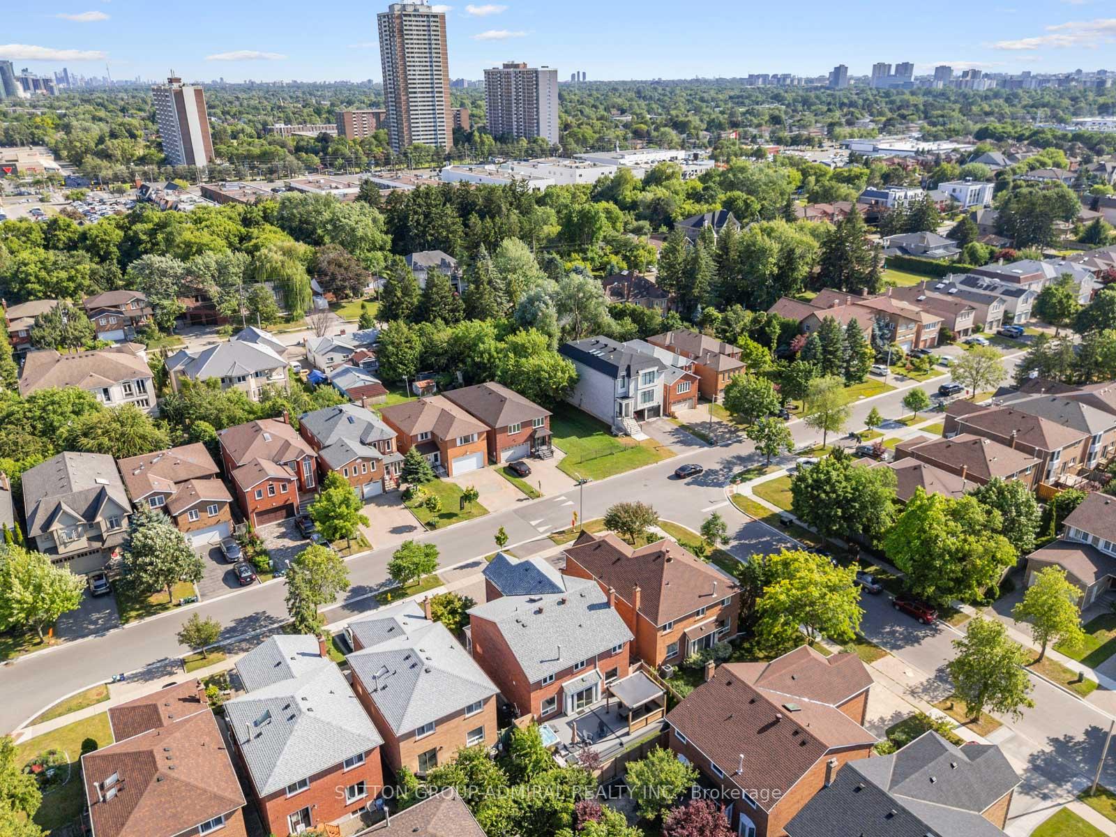 Photo 88 of 62 Pinewood Drive, Vaughan, Crestwood-Springfarm-Yorkhill — HOMEH