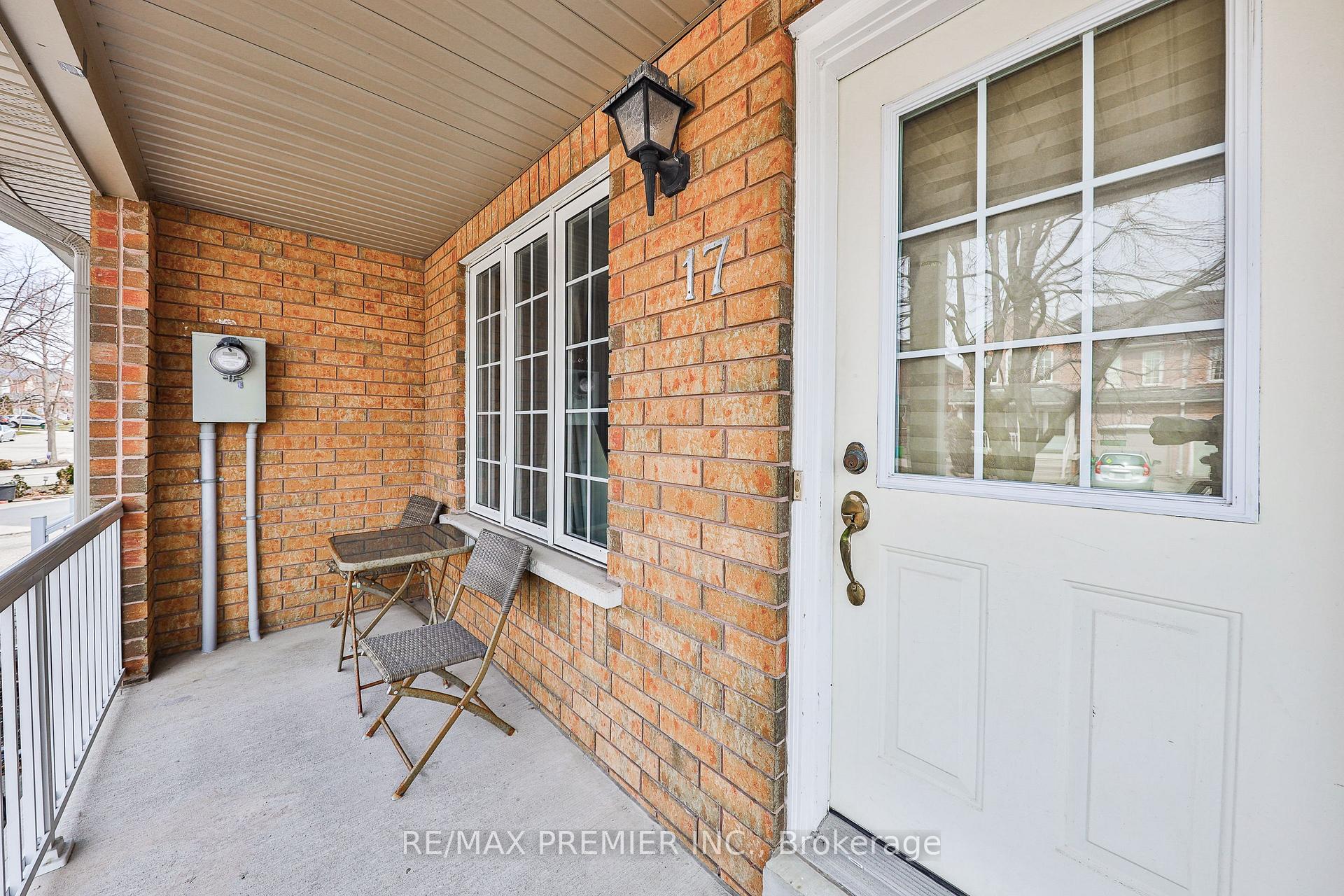 Photo 5 of 17 Laurelhurst Crescent, Vaughan, Vellore Village — HOMEH
