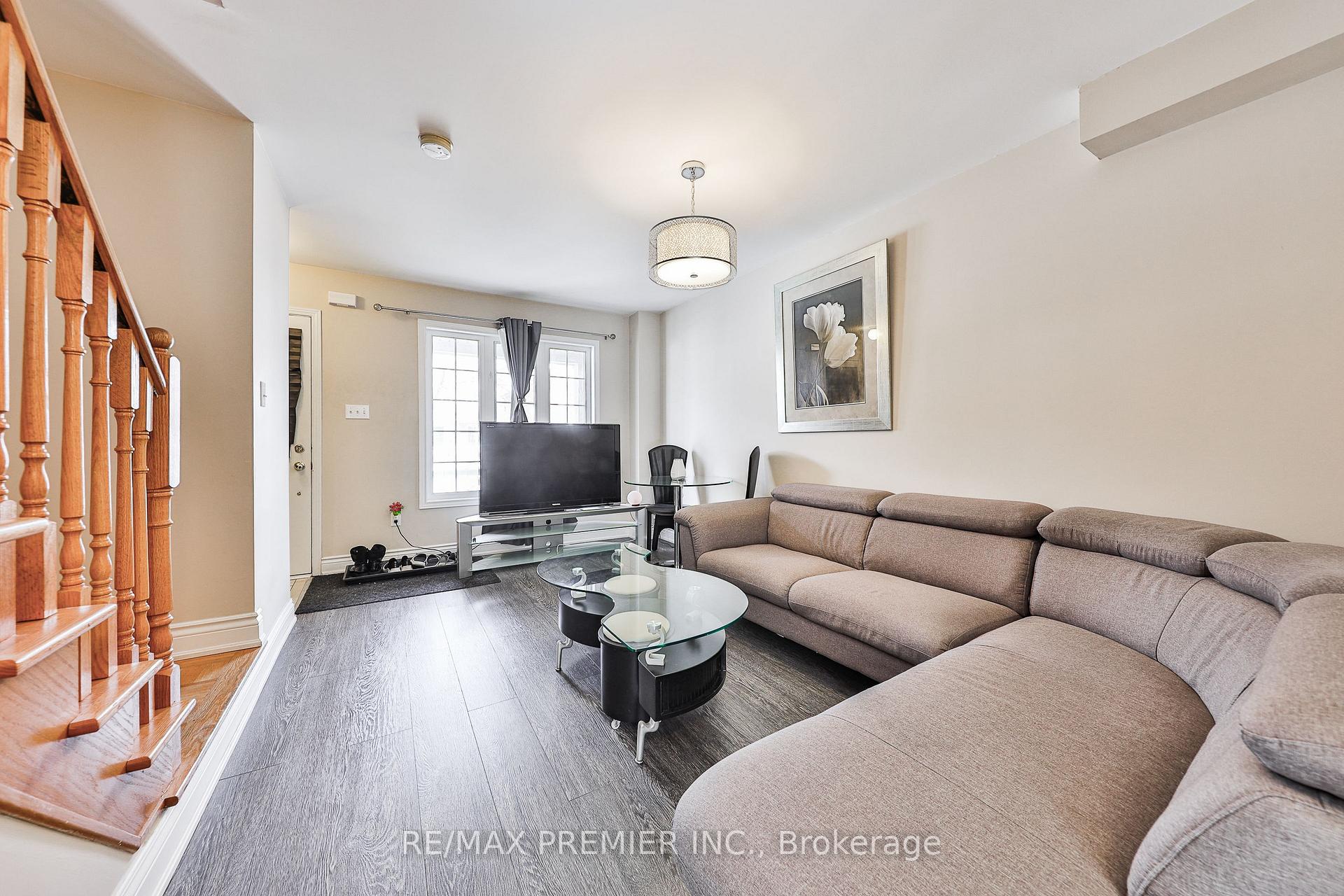 Photo 7 of 17 Laurelhurst Crescent, Vaughan, Vellore Village — HOMEH