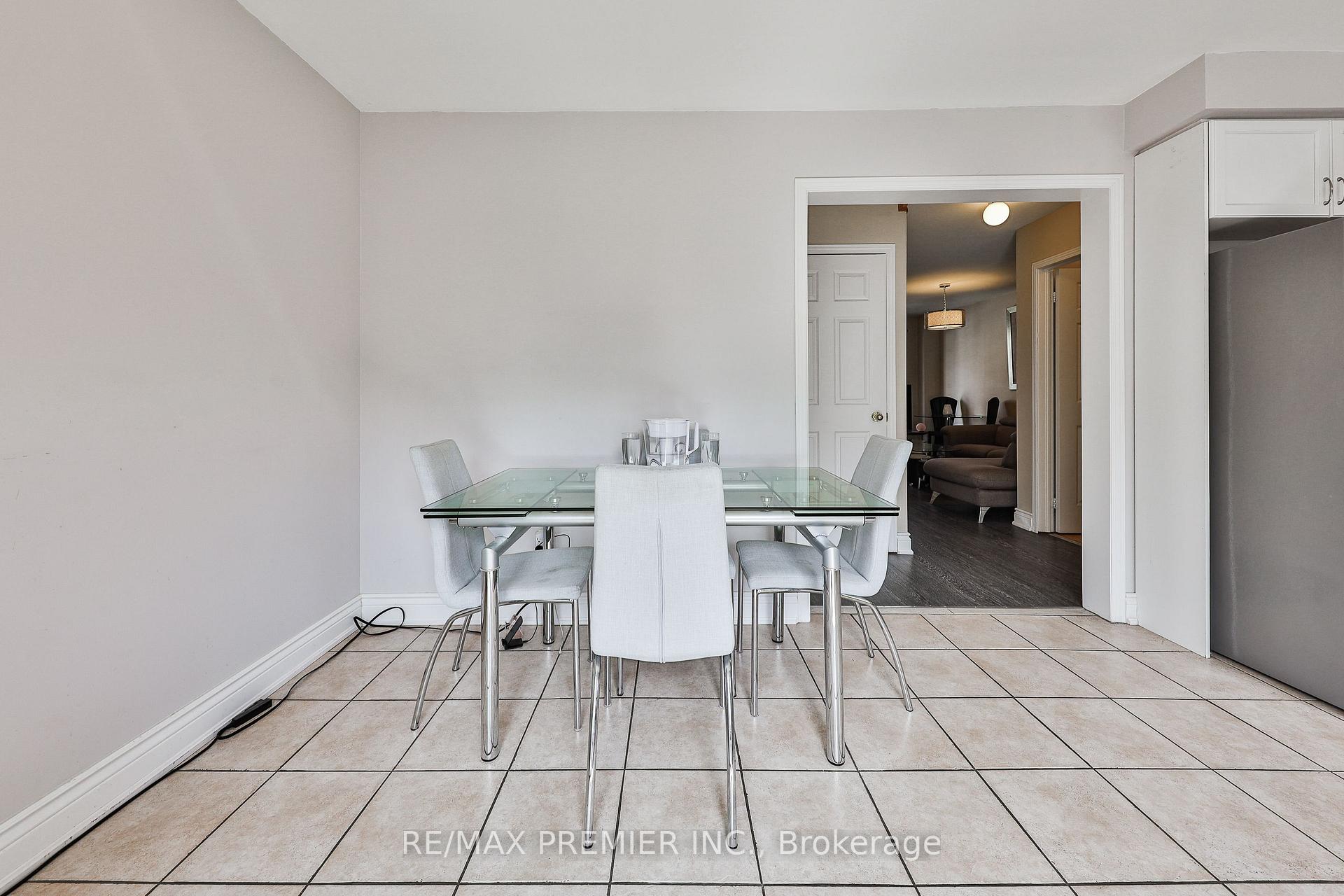 Photo 17 of 17 Laurelhurst Crescent, Vaughan, Vellore Village — HOMEH