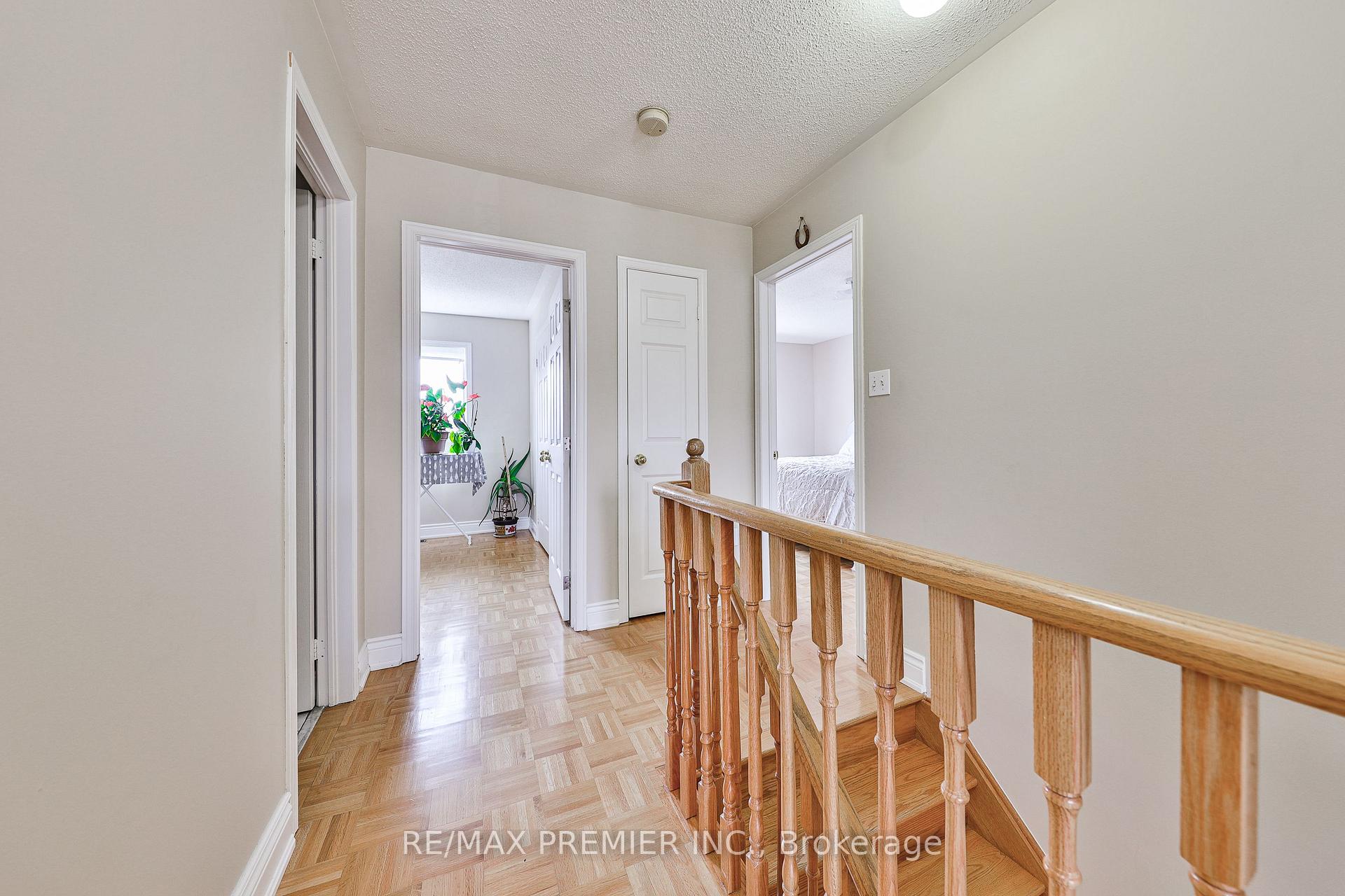 Photo 19 of 17 Laurelhurst Crescent, Vaughan, Vellore Village — HOMEH