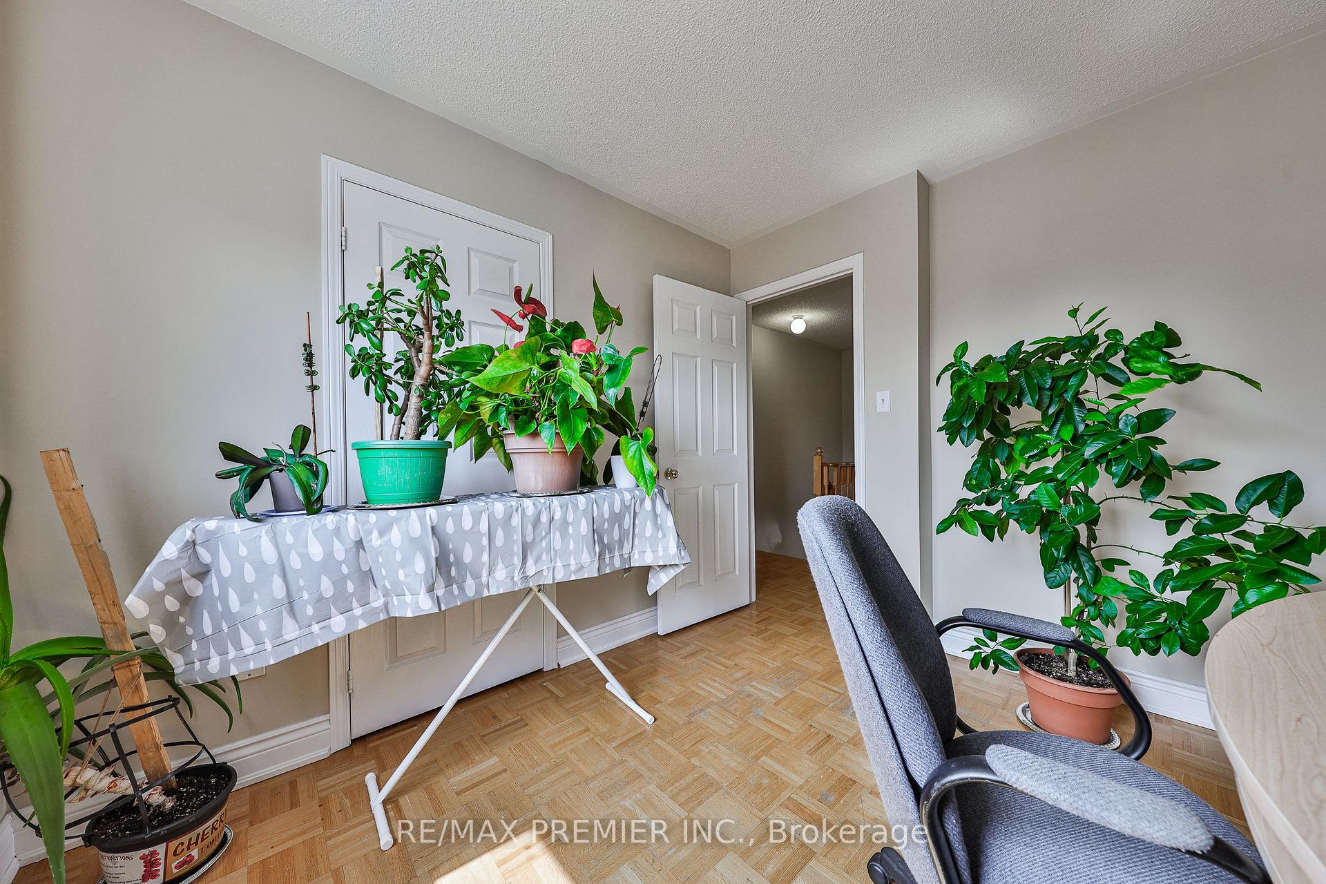 Photo 21 of 17 Laurelhurst Crescent, Vaughan, Vellore Village — HOMEH