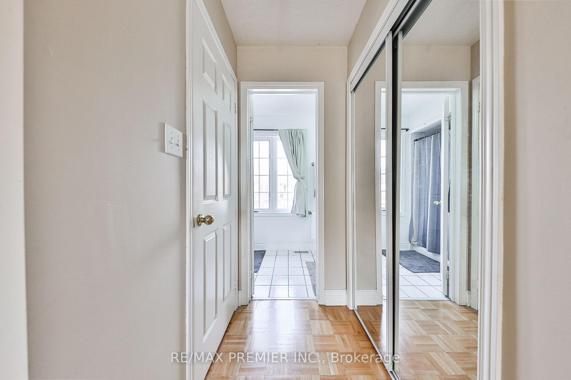 Photo 25 of 17 Laurelhurst Crescent, Vaughan, Vellore Village — HOMEH